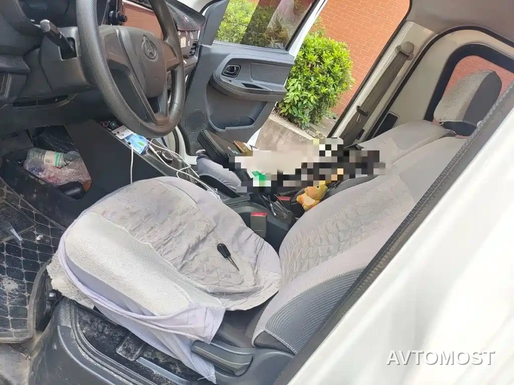 Changan Ruixing EM60 2025 Passenger Comfort 6-seater 240km Liftgate 60kW — фото 7