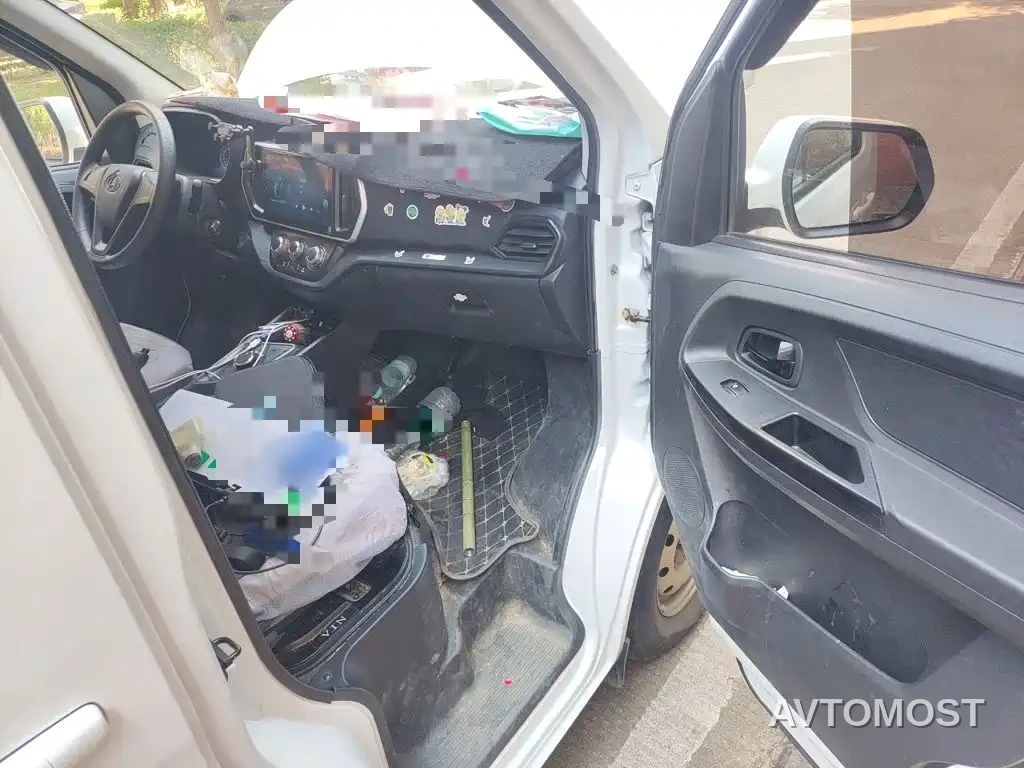 Changan Ruixing EM60 2025 Passenger Comfort 6-seater 240km Liftgate 60kW — фото 19