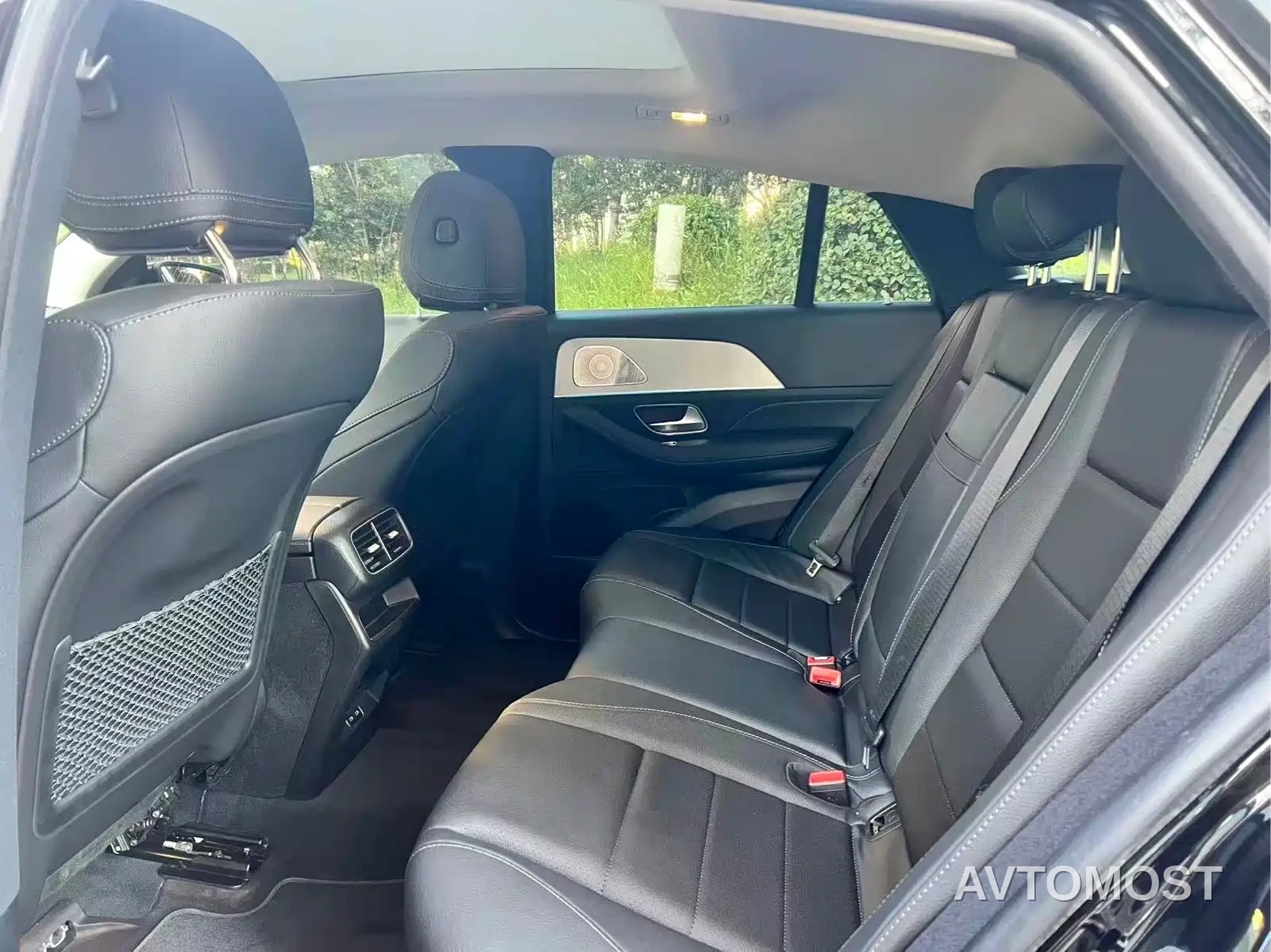 Mercedes-Benz GLE Coupe 2025 GLE 350 4MATIC Coupe SUV Luxury — фото 9