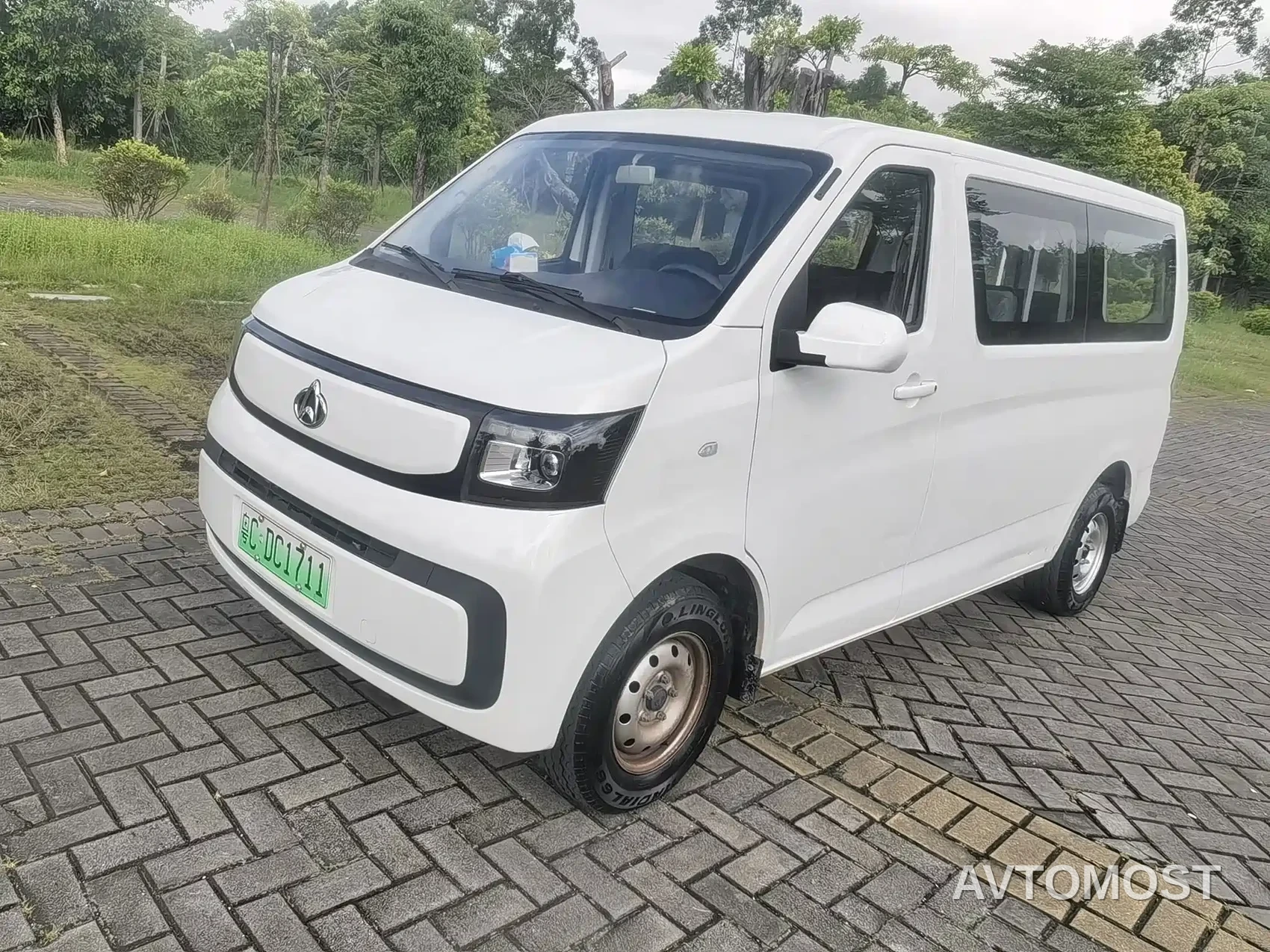 Changan Ruixing EM60 2025 Passenger Version Comfort 6-Seater 300km with Opposing Doors — фото 1