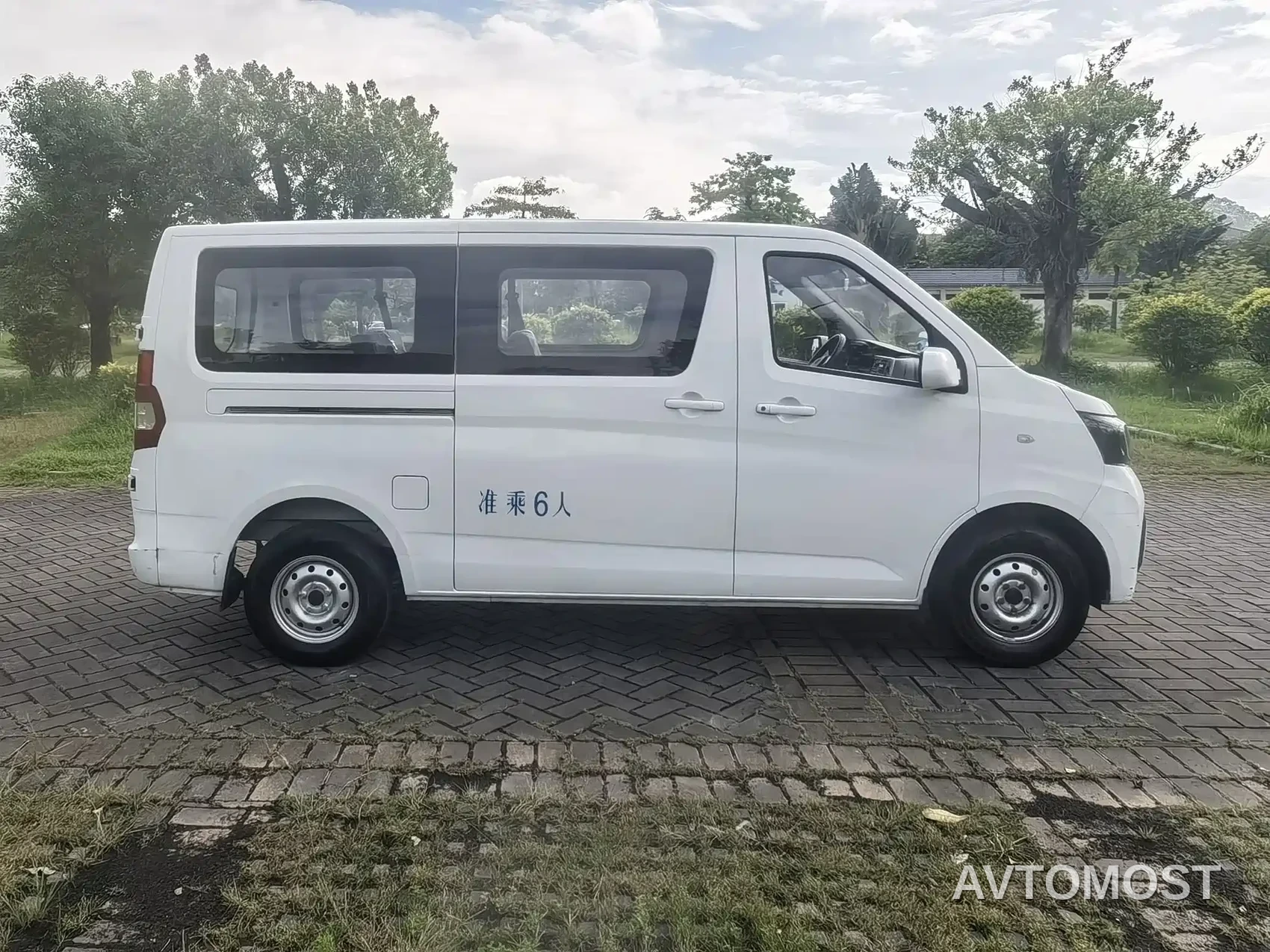 Changan Ruixing EM60 2025 Passenger Version Comfort 6-Seater 300km with Opposing Doors — фото 4