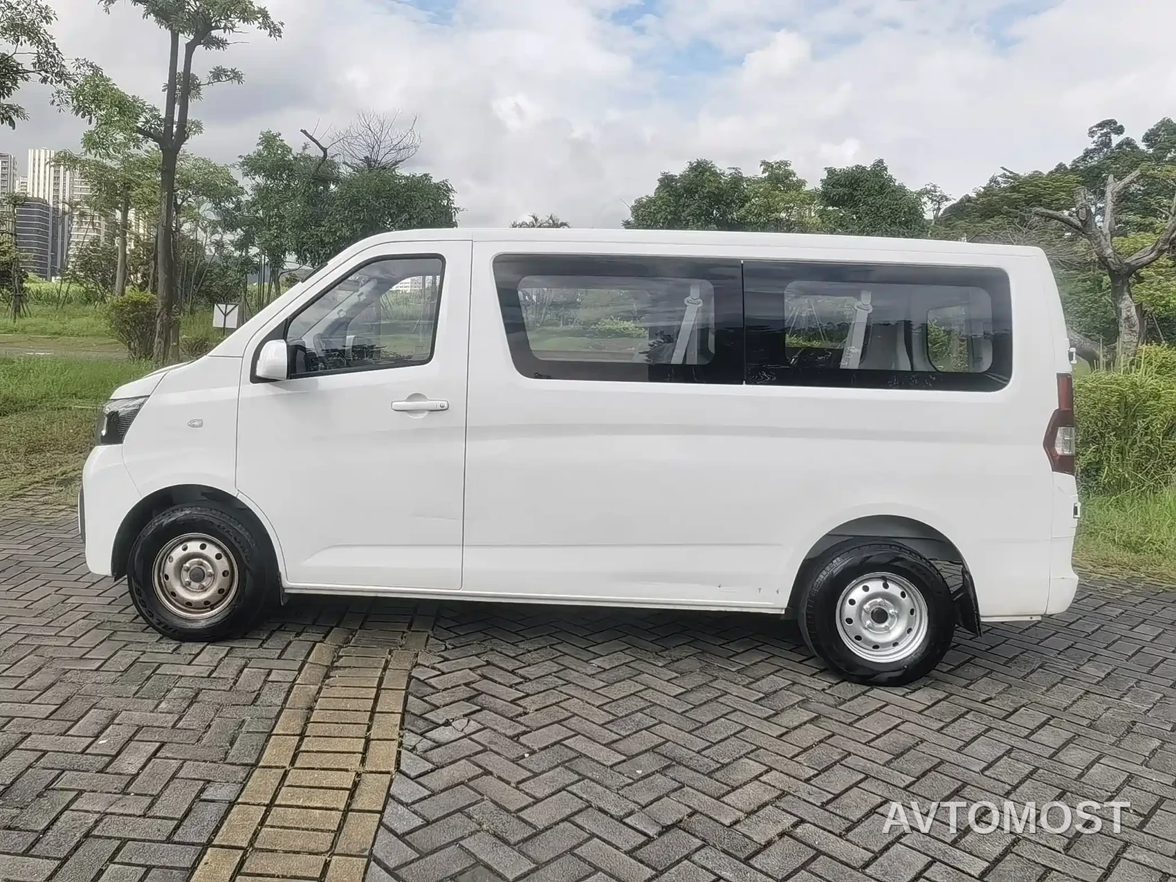 Changan Ruixing EM60 2025 Passenger Version Comfort 6-Seater 300km with Opposing Doors — фото 5