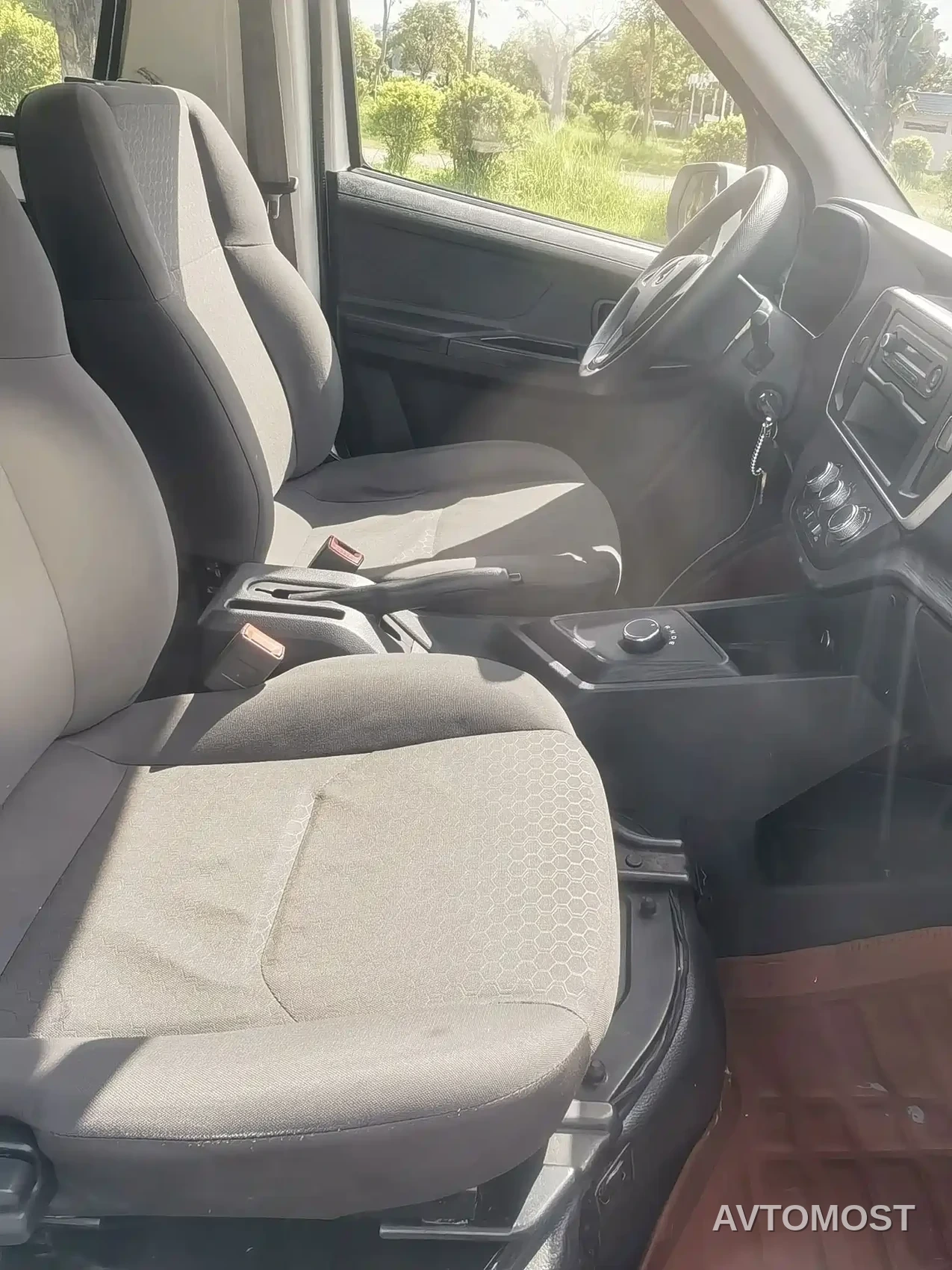 Changan Ruixing EM60 2025 Passenger Version Comfort 6-Seater 300km with Opposing Doors — фото 9