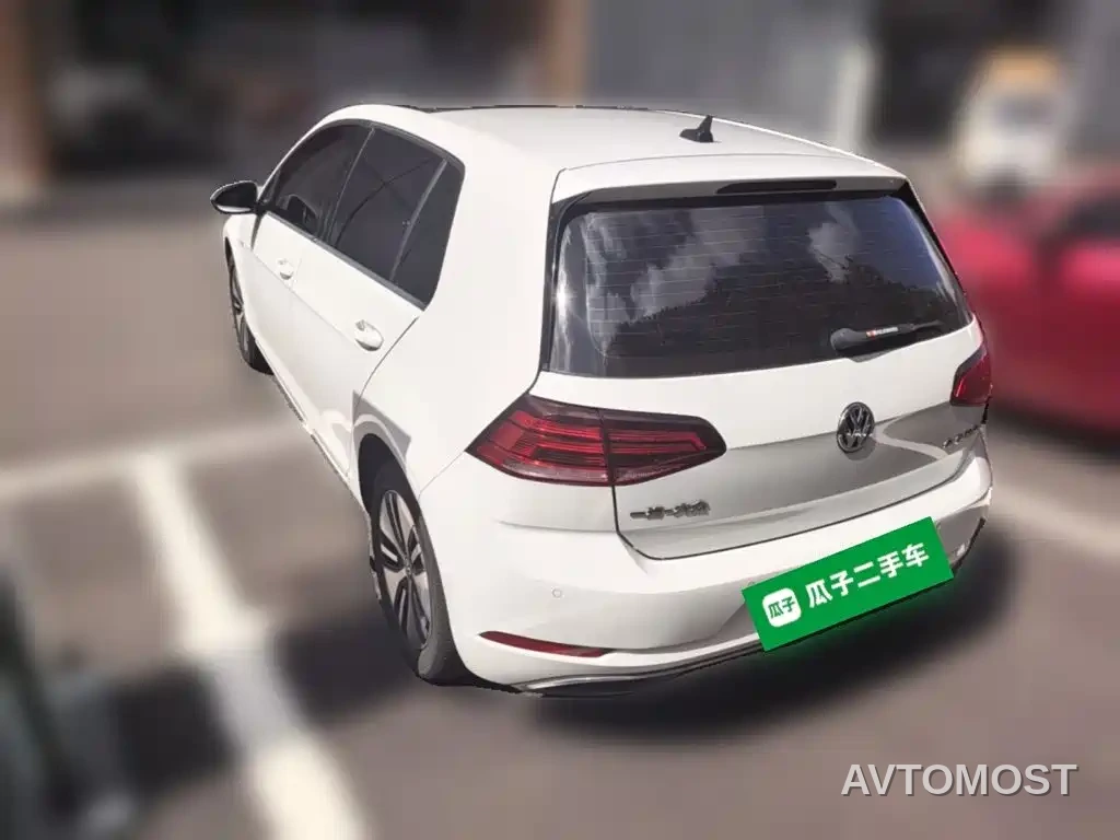 Volkswagen Golf Electric 2020 Chi — фото 23