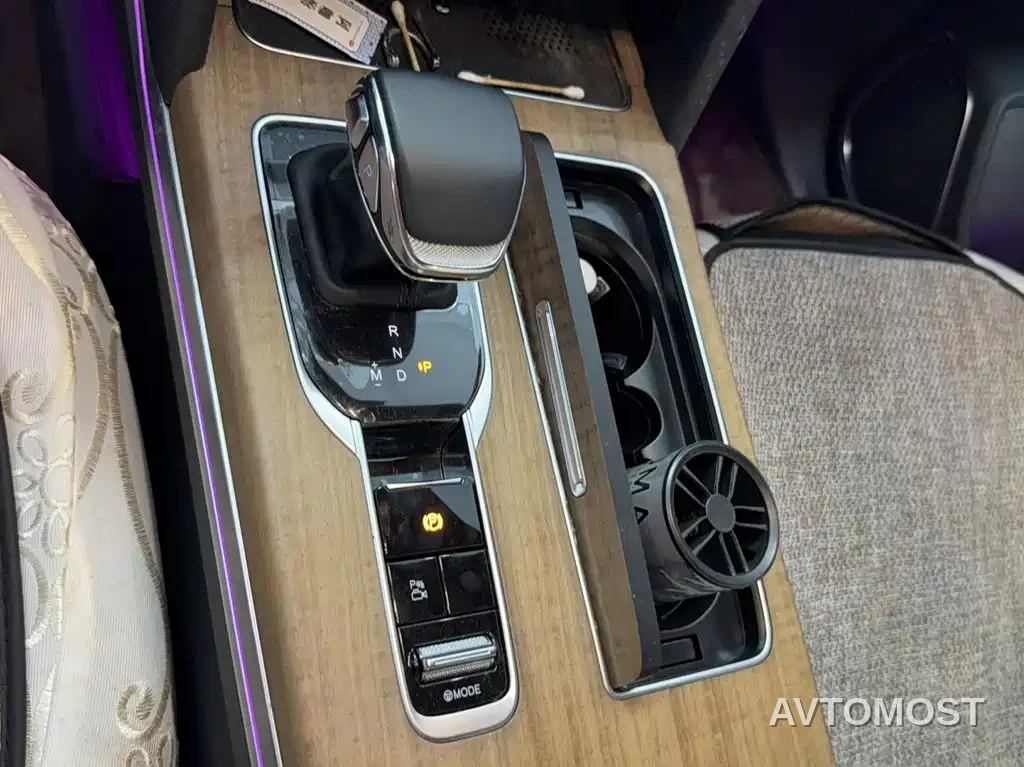 Hongqi HS7 2023 2.0T Auto 4WD Qi Chang Edition 6-Seater — фото 3