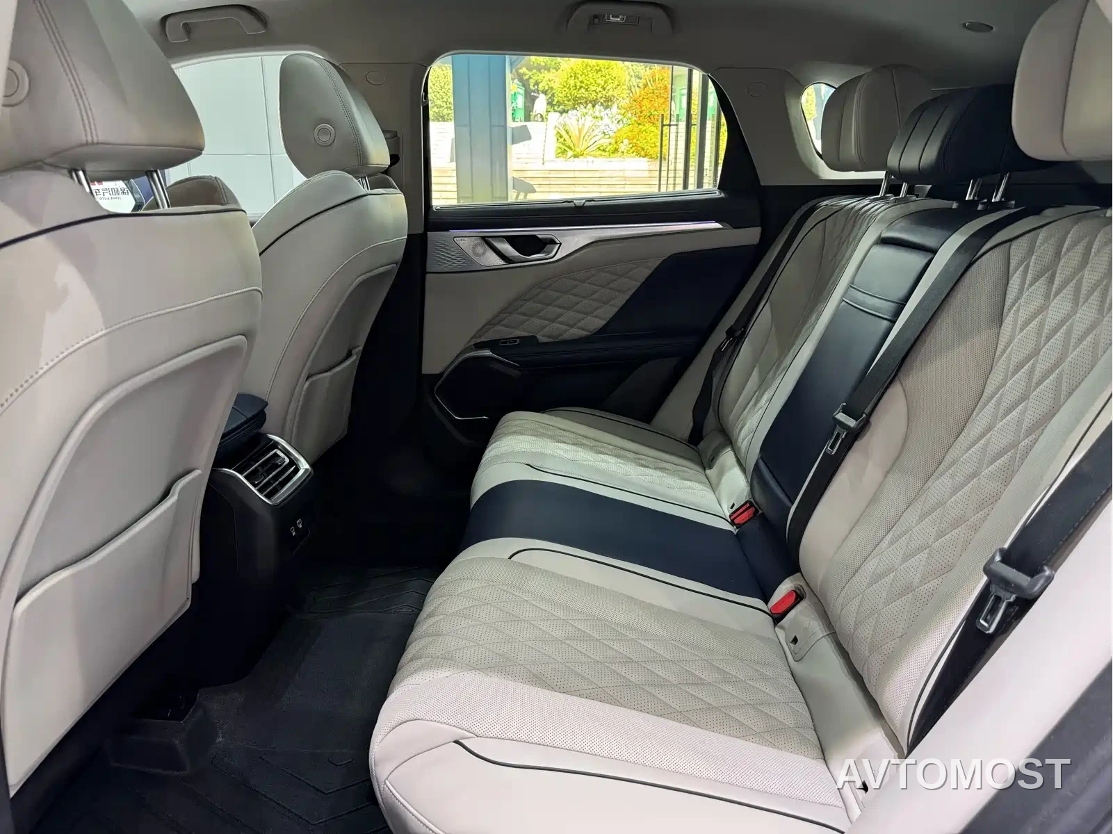 Wey Mocha 2021 2.0T 4WD Premium Edition — фото 9