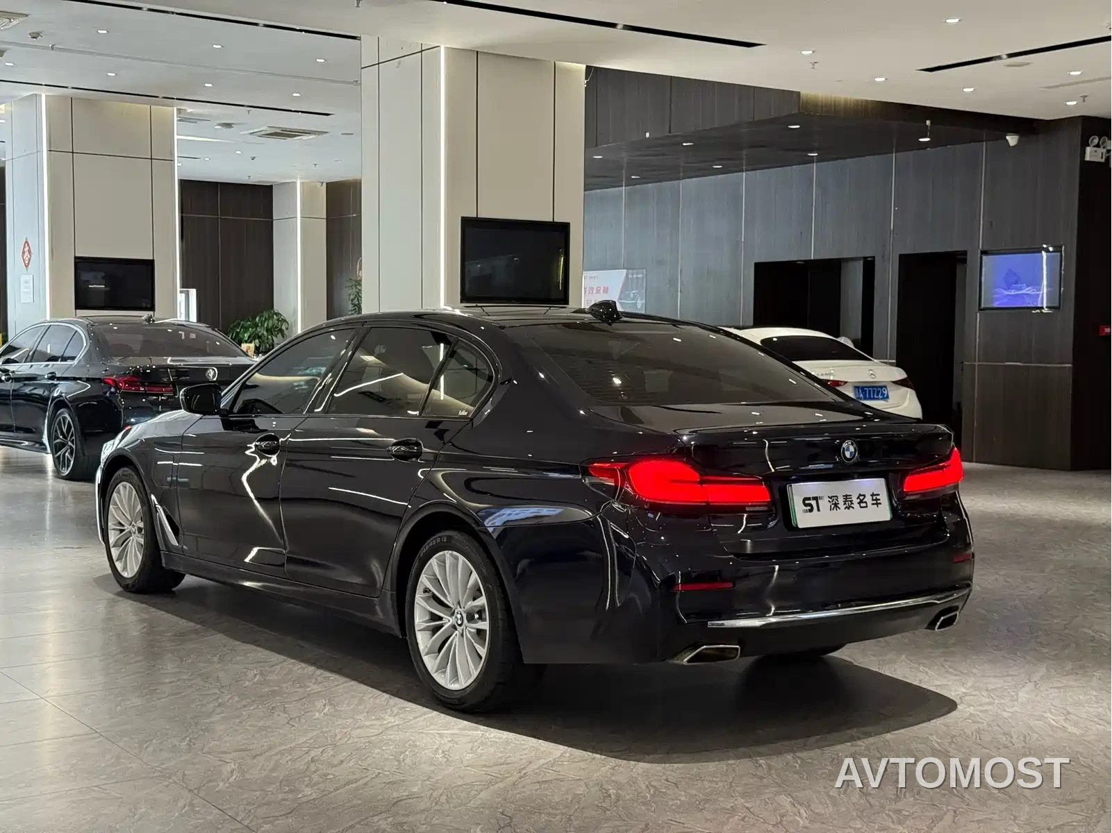 BMW 5 Series New Energy 2021 Facelift 535Le Luxury Package — фото 10