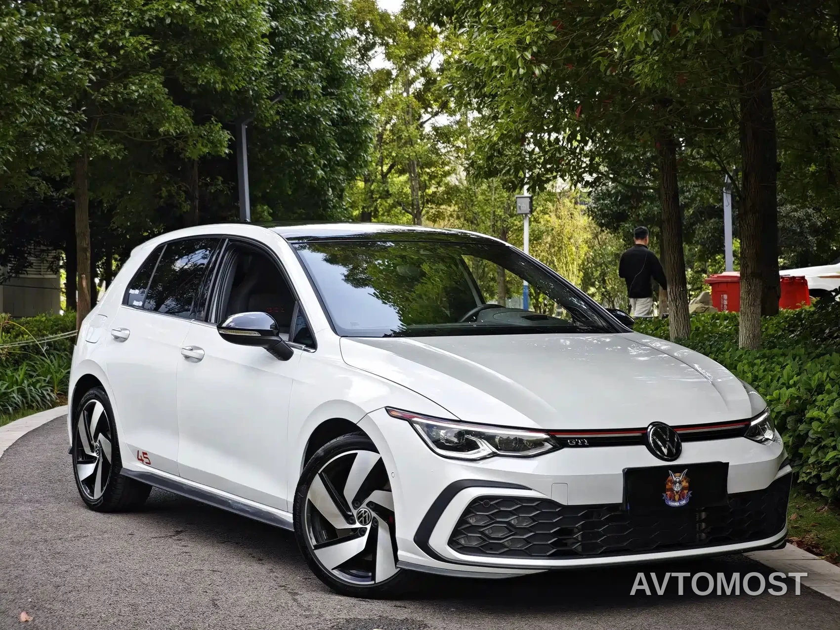 Volkswagen Golf GTI 2023 380TSI DSG GTI — фото 3