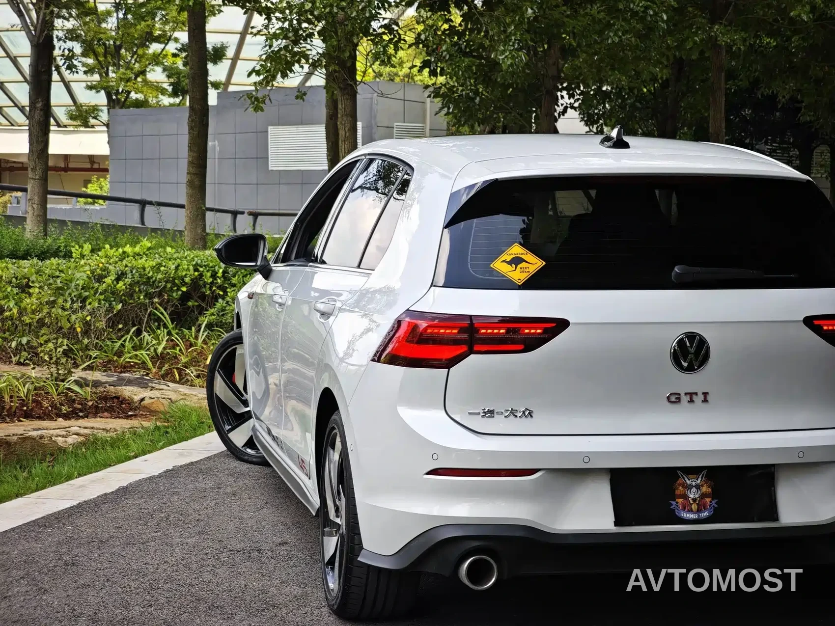 Volkswagen Golf GTI 2023 380TSI DSG GTI — фото 10
