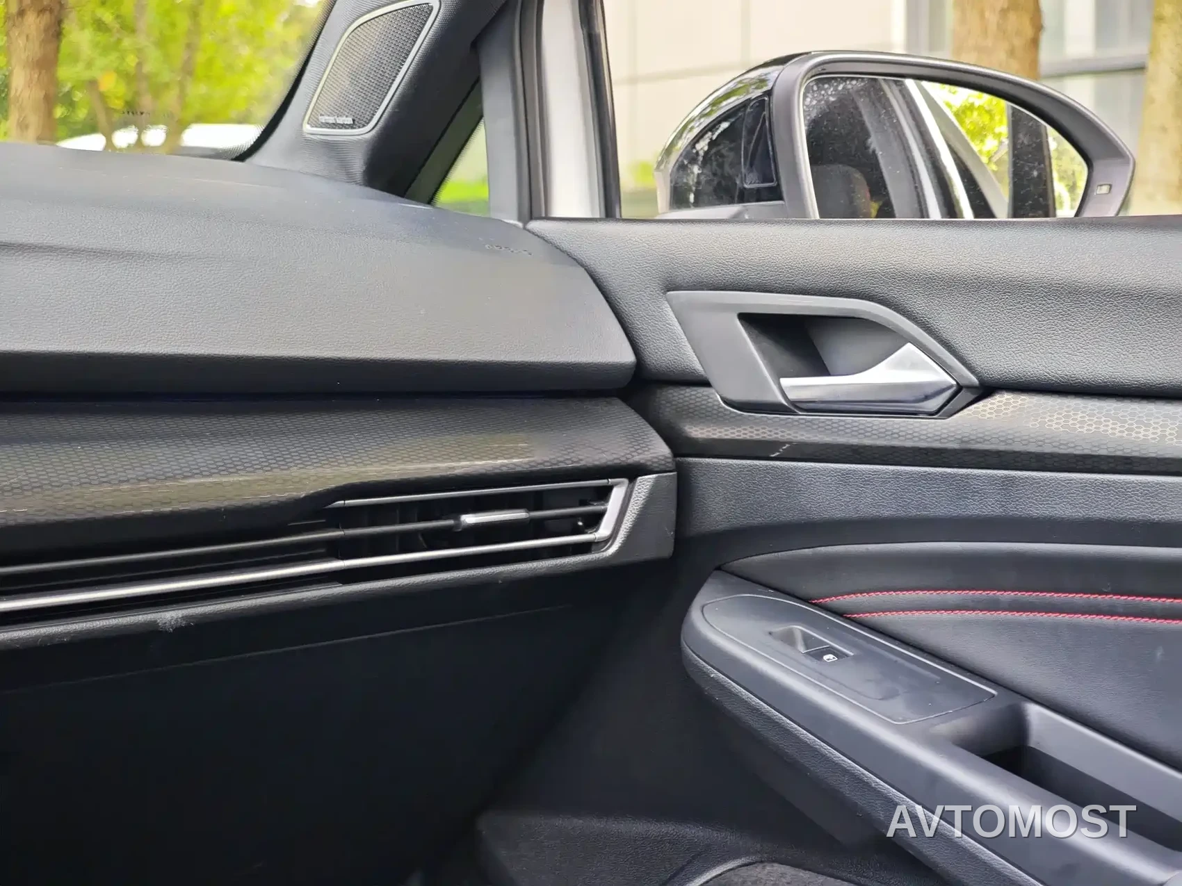 Volkswagen Golf GTI 2023 380TSI DSG GTI — фото 20