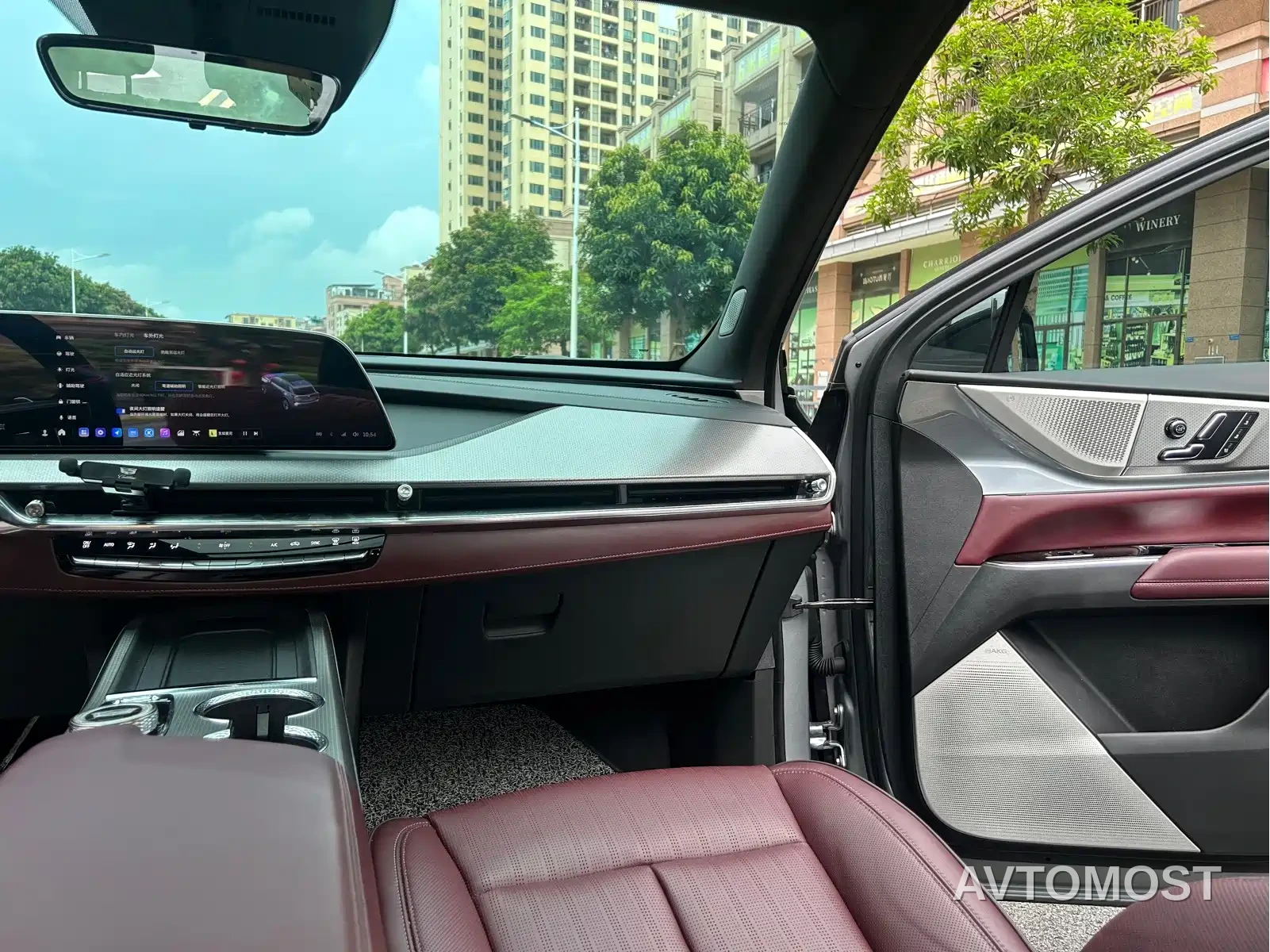 Cadillac XT5 2025 Model 2.0T Platinum — фото 10