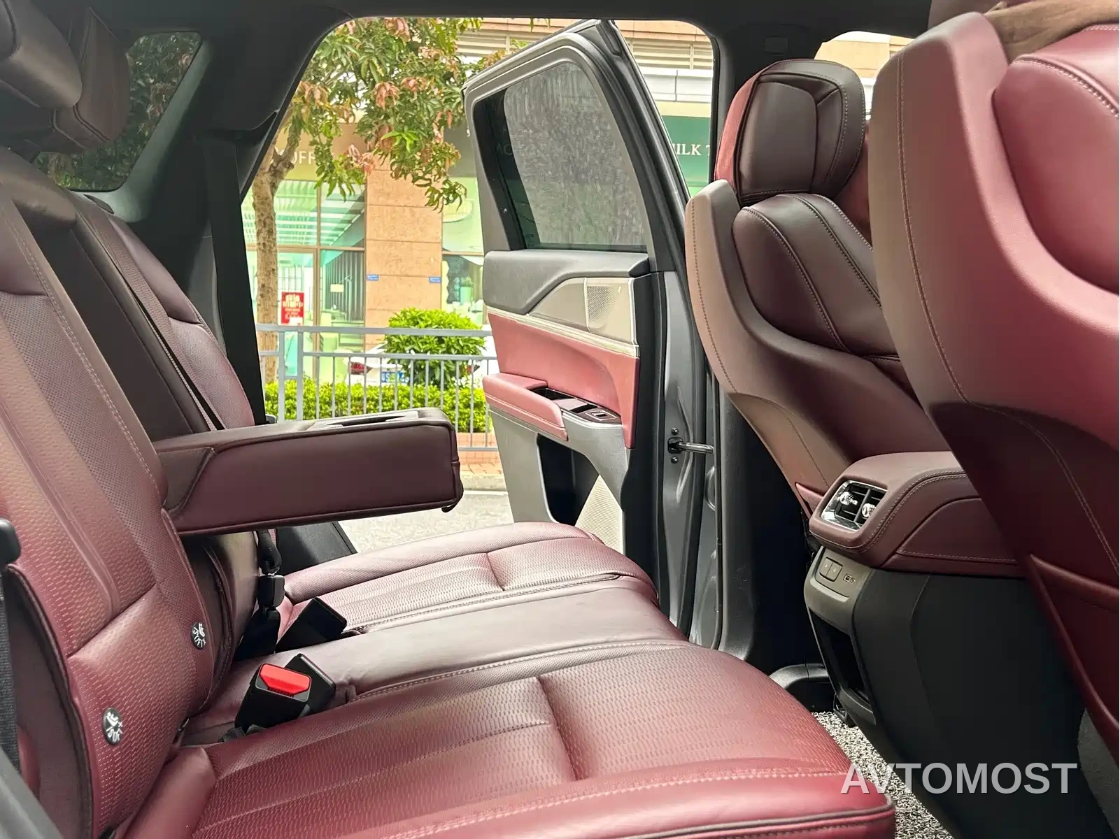 Cadillac XT5 2025 Model 2.0T Platinum — фото 17