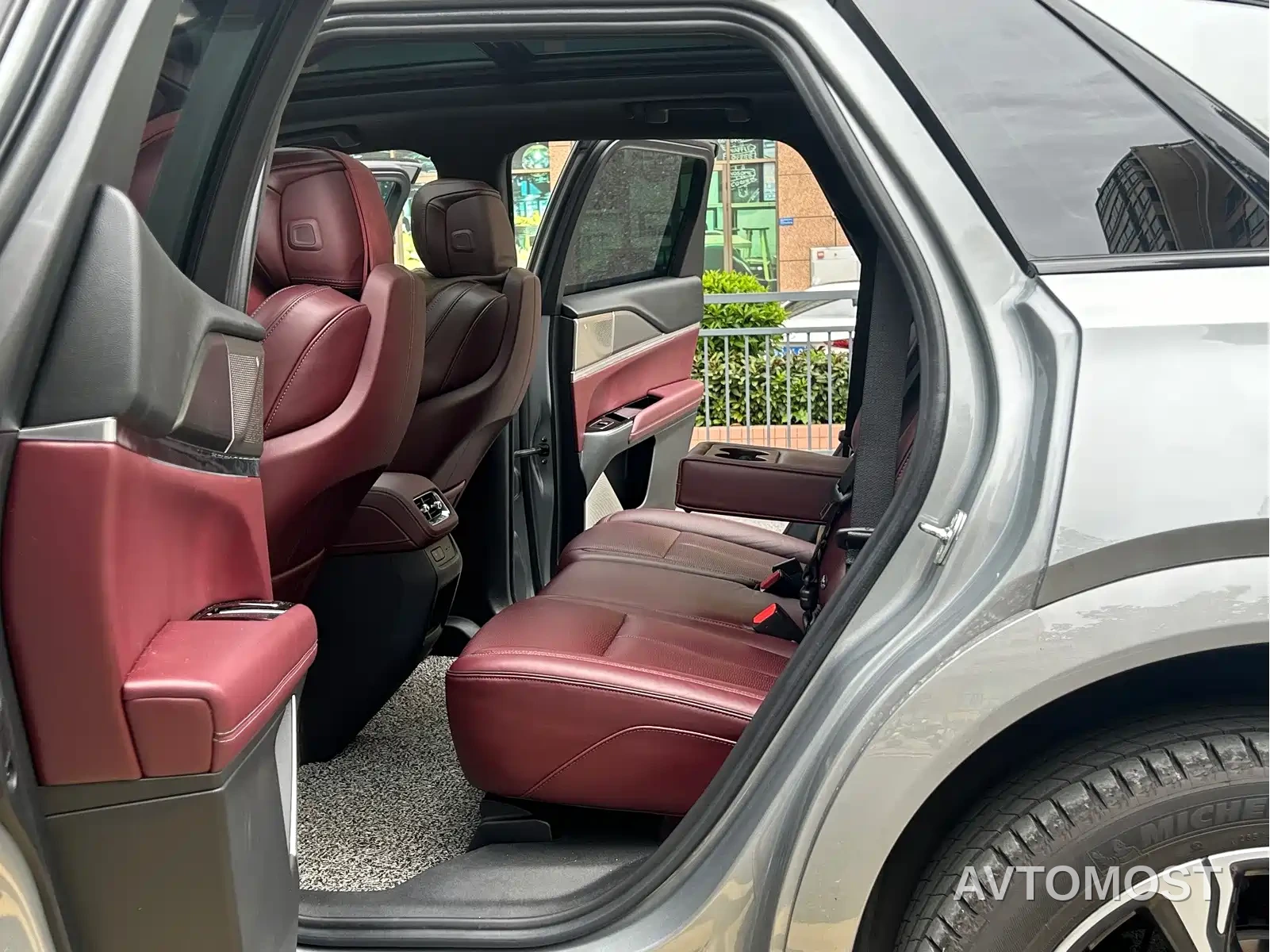 Cadillac XT5 2025 Model 2.0T Platinum — фото 31