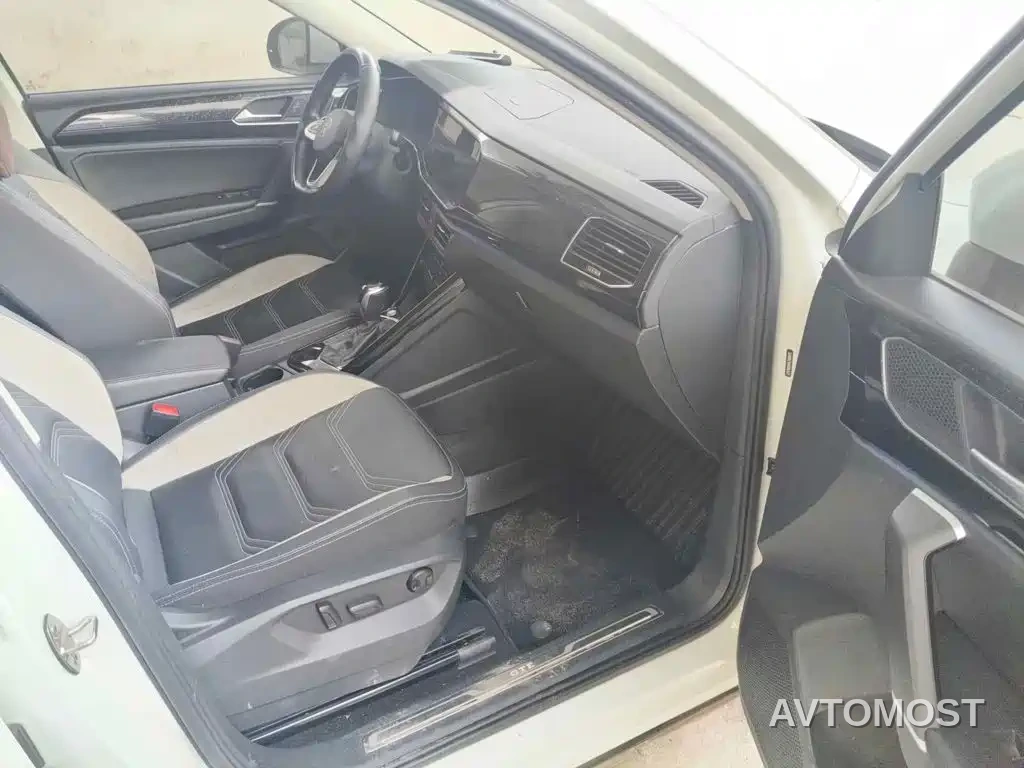 Volkswagen Tayron GTE Plug-in Hybrid 2020 Model 1.4T Luxury — фото 11