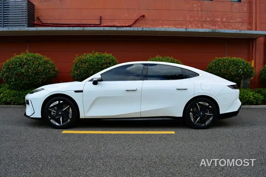 Geely Galaxy E8 2024 550km RWD PRO — фото 4