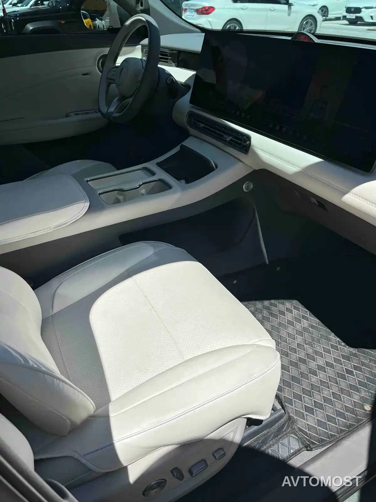 Hongqi HS6 PHEV 2026 Model 220 Intelligent Hybrid Edition — фото 12