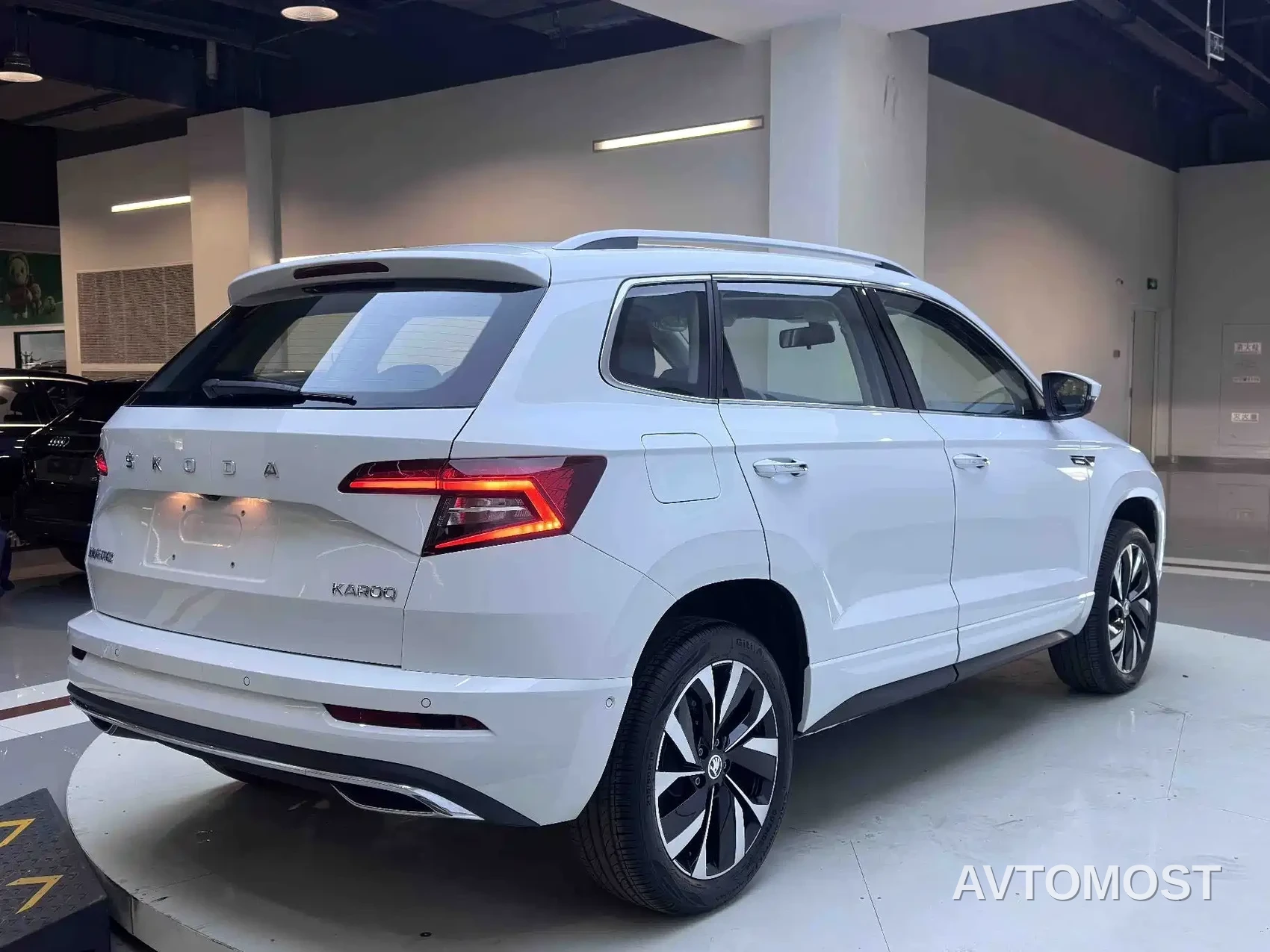 Škoda Karoq 2022 TSI280 Luxury Edition — фото 6