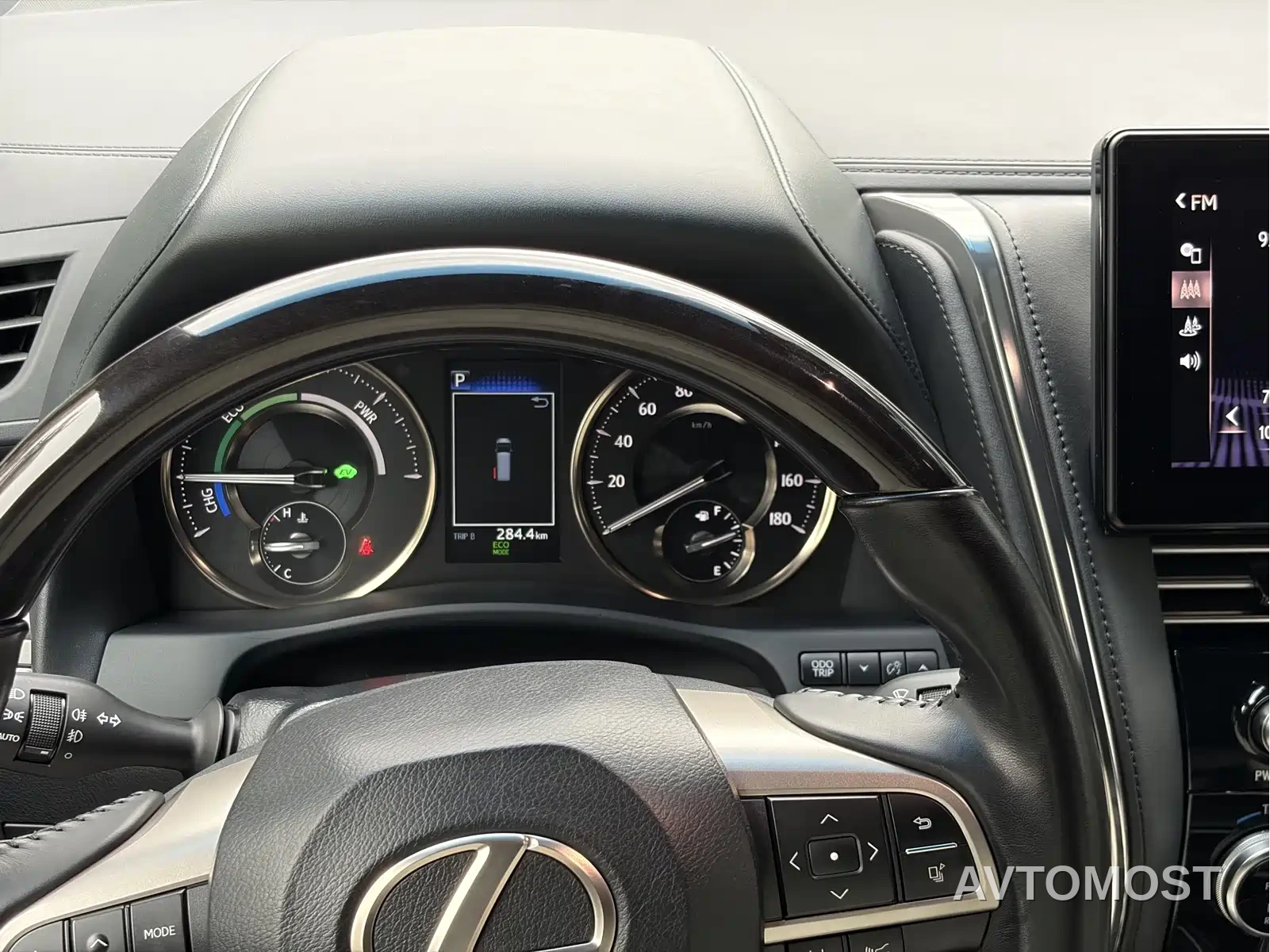 Lexus LM 2020 300h 4-Seat Imperial Edition — фото 18