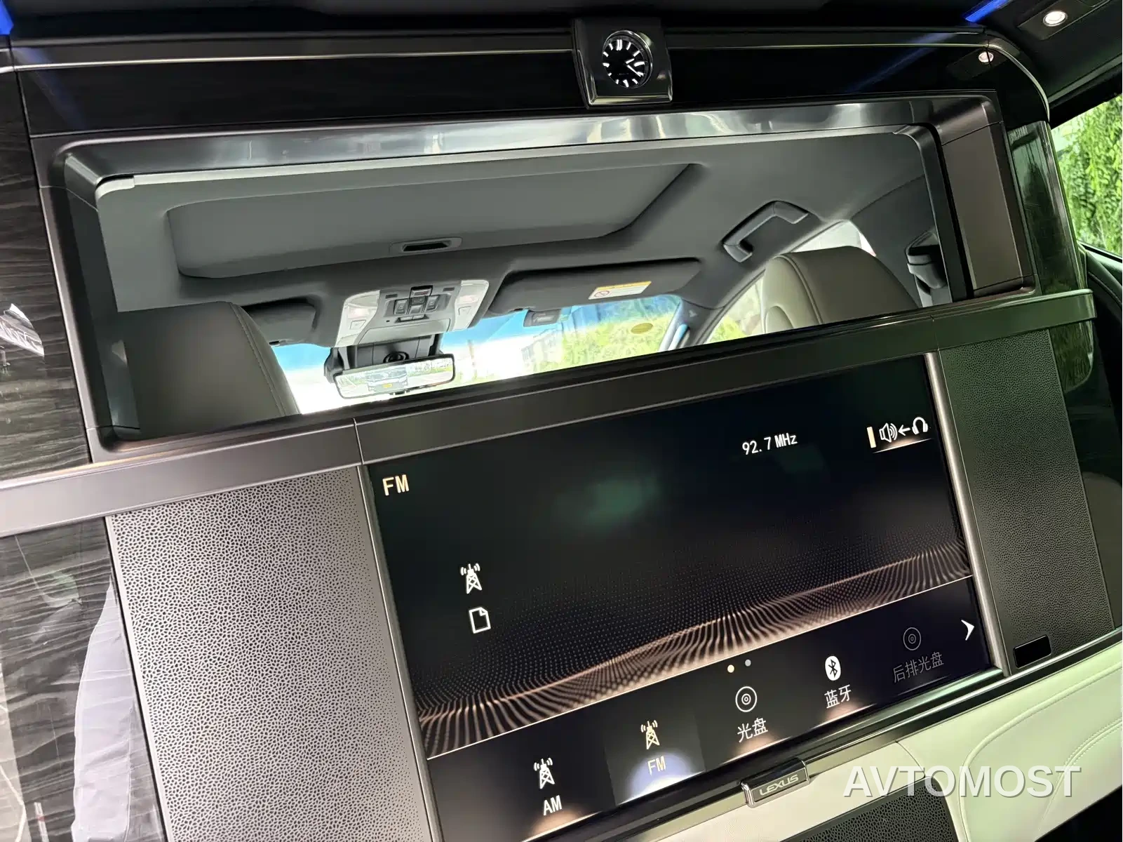 Lexus LM 2020 300h 4-Seat Imperial Edition — фото 22