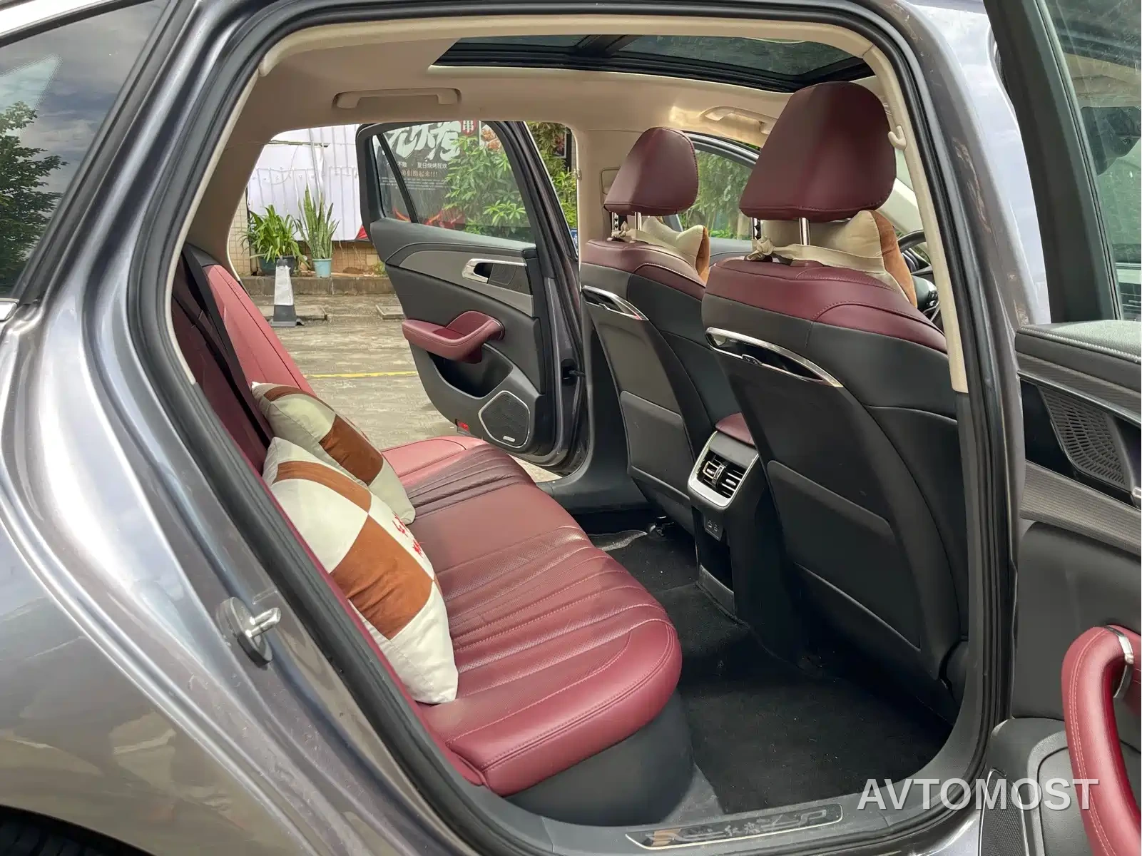Hongqi H5 2023 1.5T HEV Smart Connect Flag Comfort — фото 12