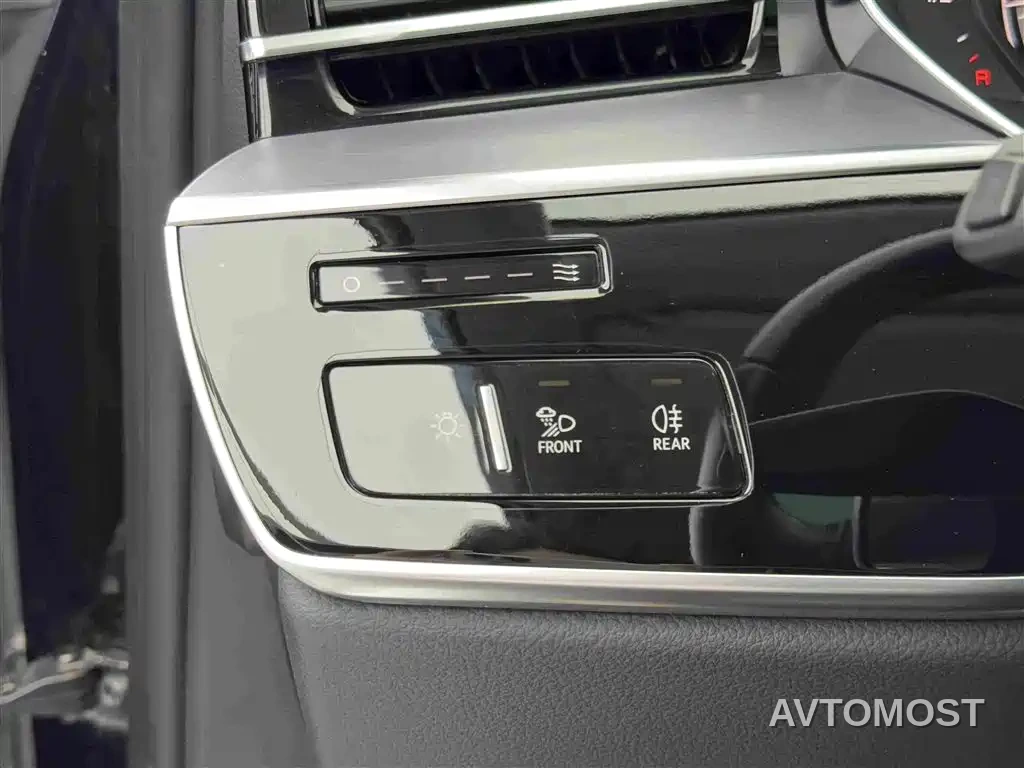 Audi A8 New Energy 2022 A8L 60 TFSIe quattro Collector's Edition — фото 14