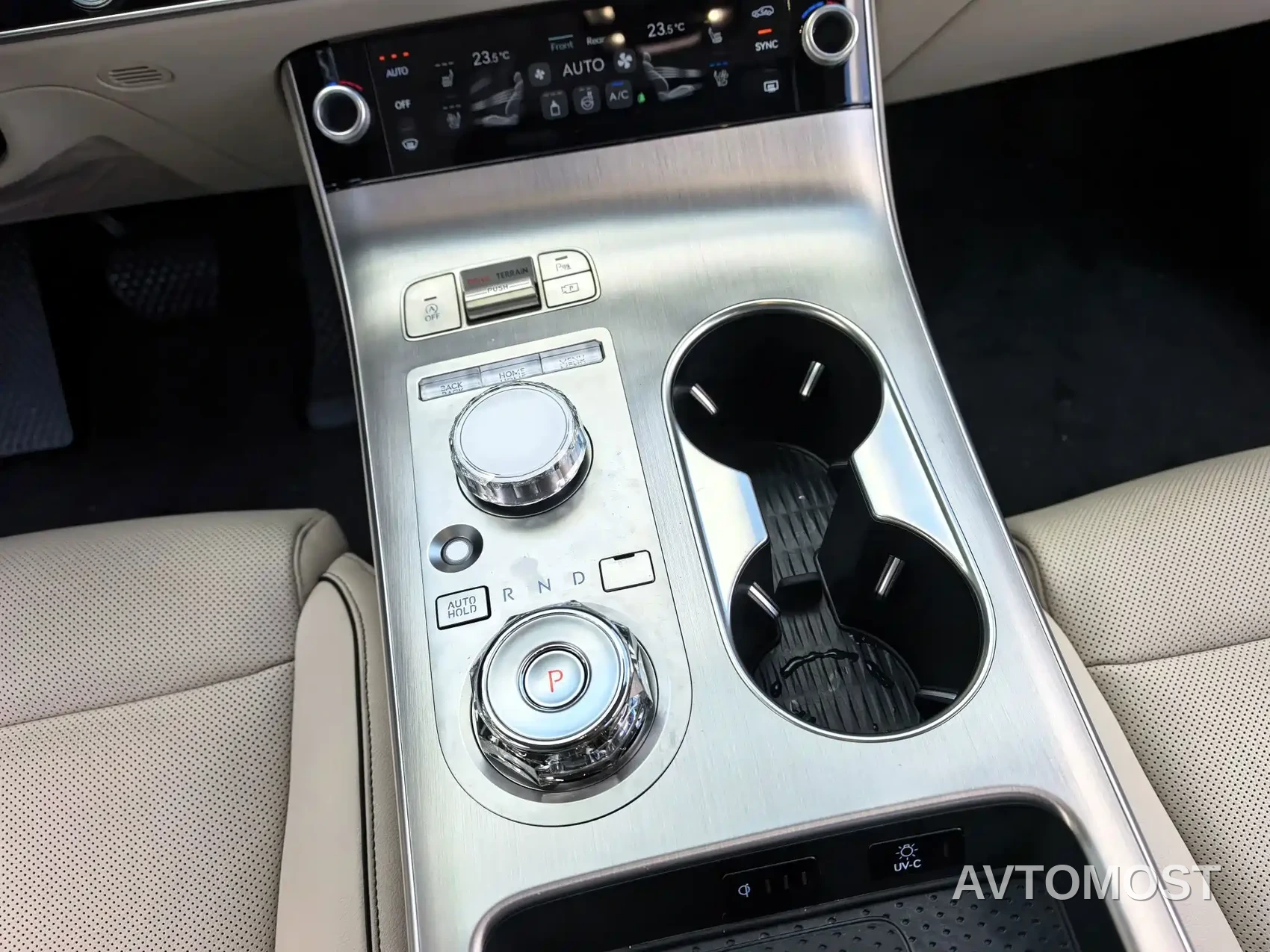 Genesis GV70 2025 2.5T 4WD Flagship Edition — фото 13
