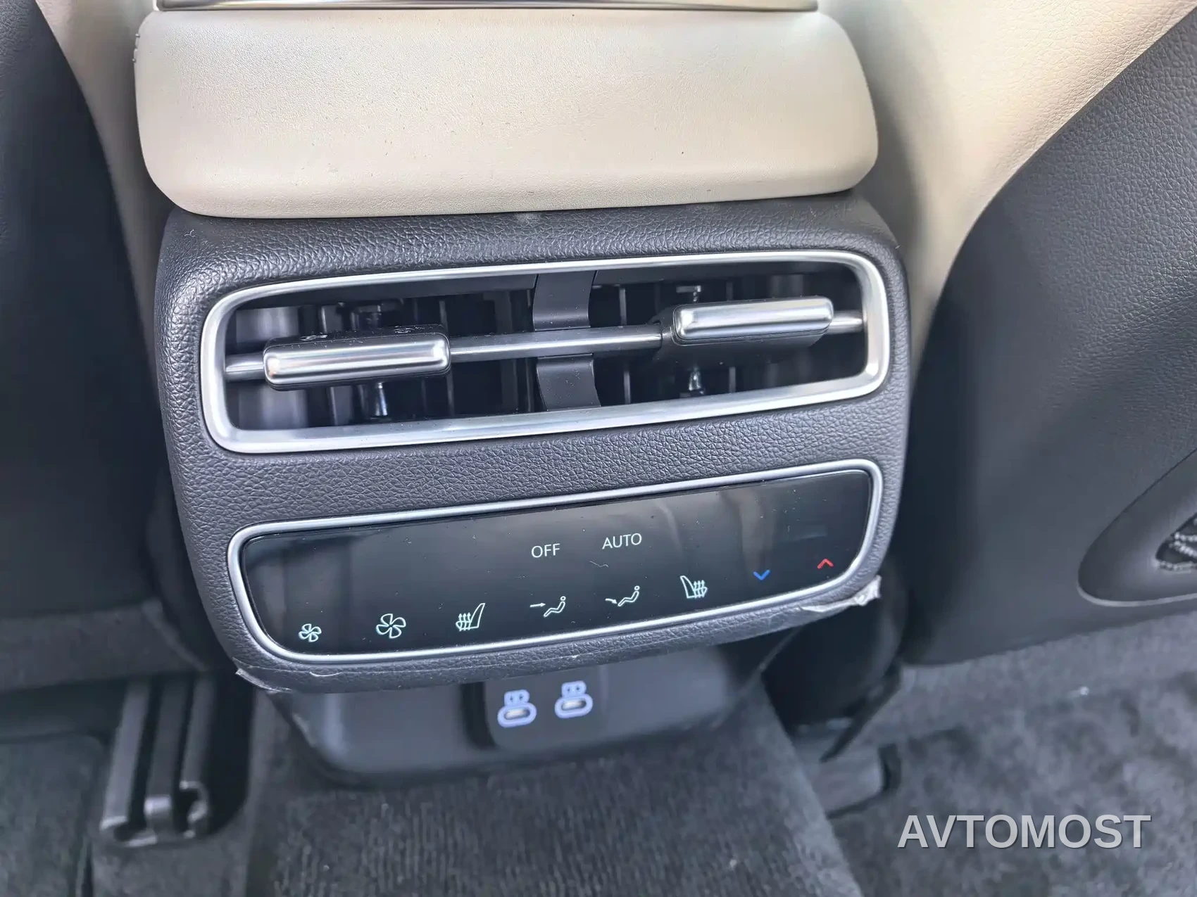 Genesis GV70 2025 2.5T 4WD Flagship Edition — фото 15