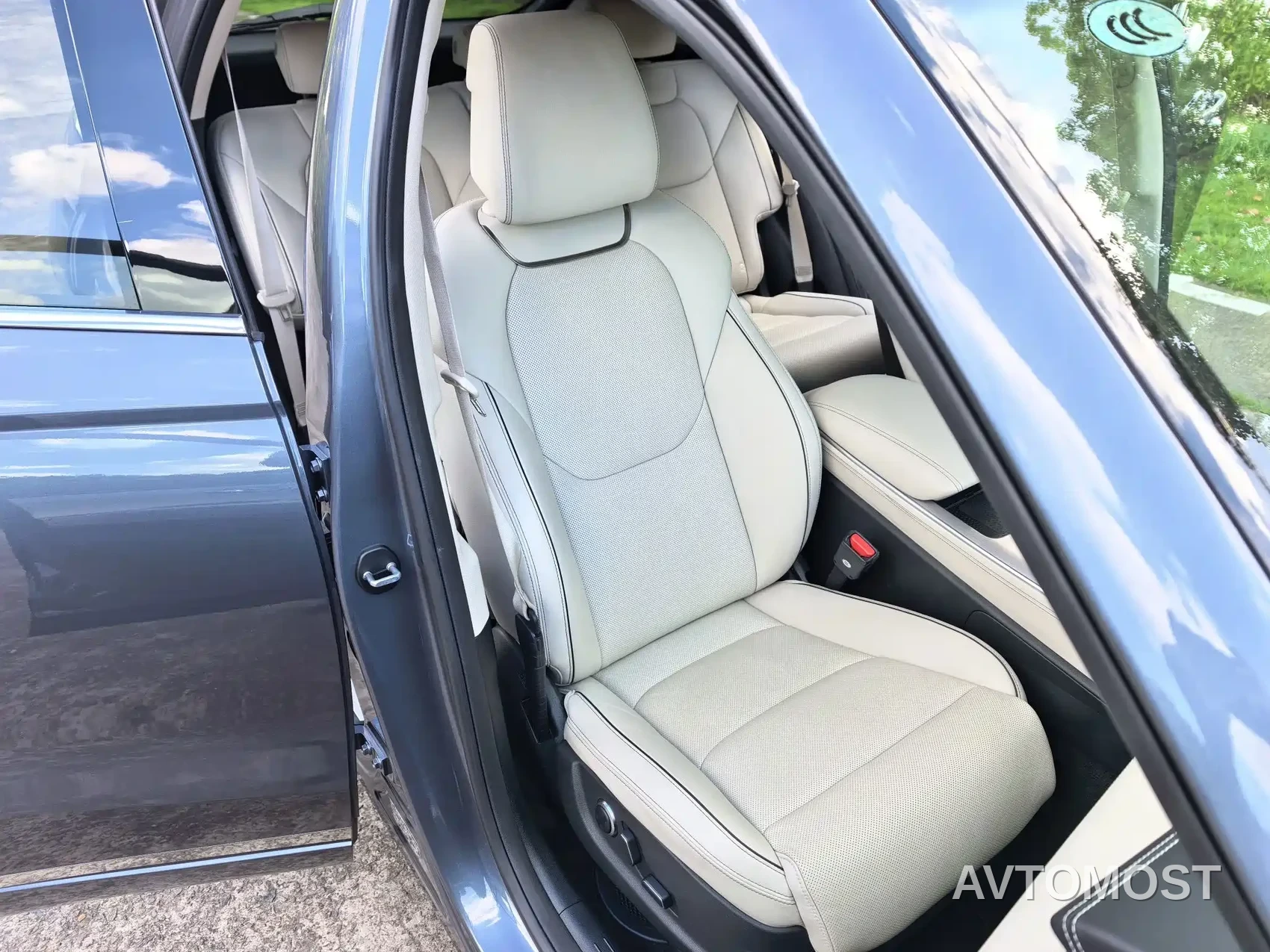 Genesis GV70 2025 2.5T 4WD Flagship Edition — фото 17