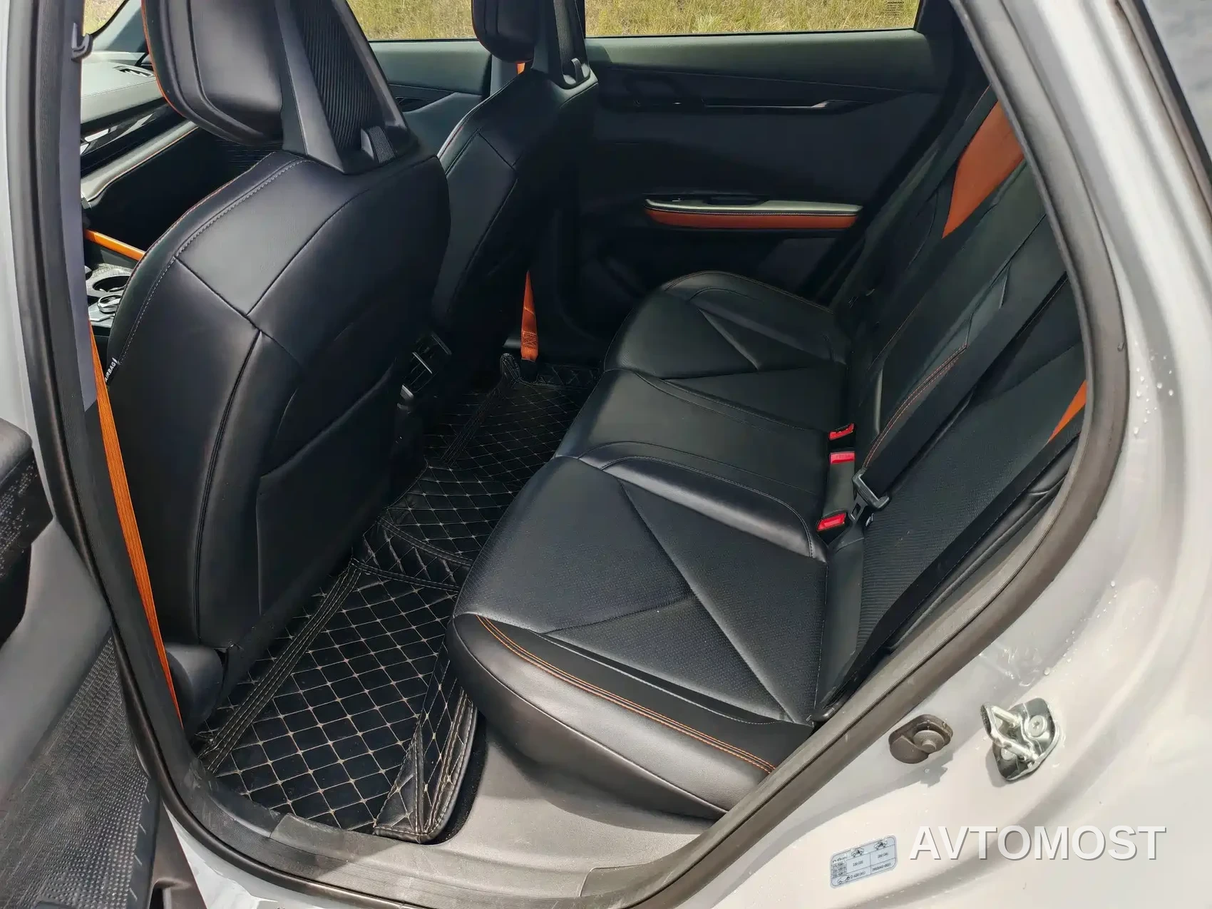 Changan UNI-V 2022 1.5T Premium Model — фото 10