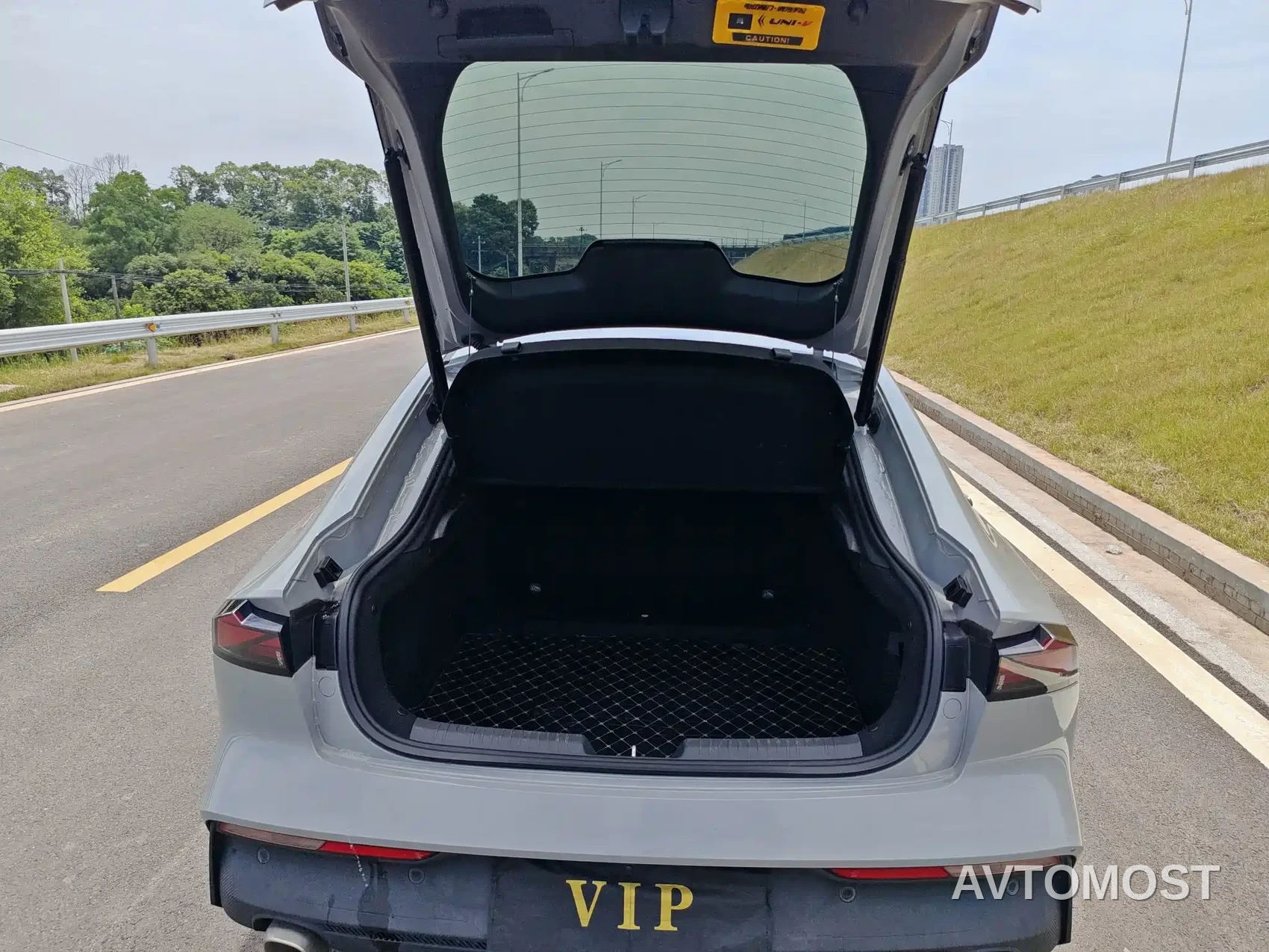 Changan UNI-V 2022 1.5T Premium Model — фото 15