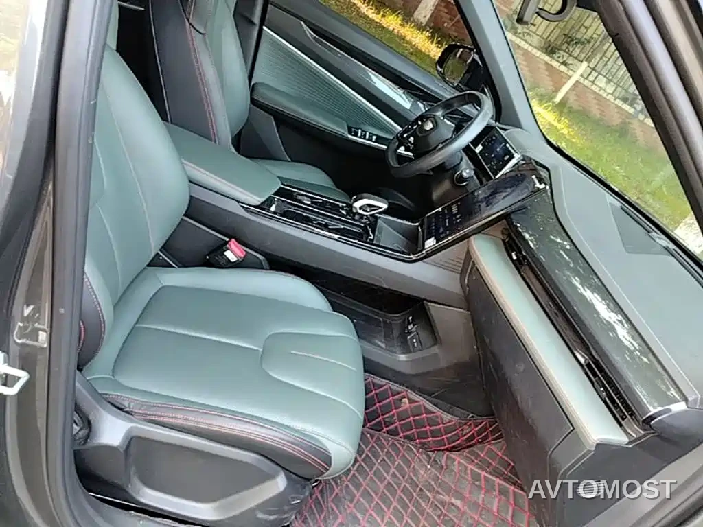 Geely Boyue 2024 1.5TD Soaring Dragon Edition — фото 20