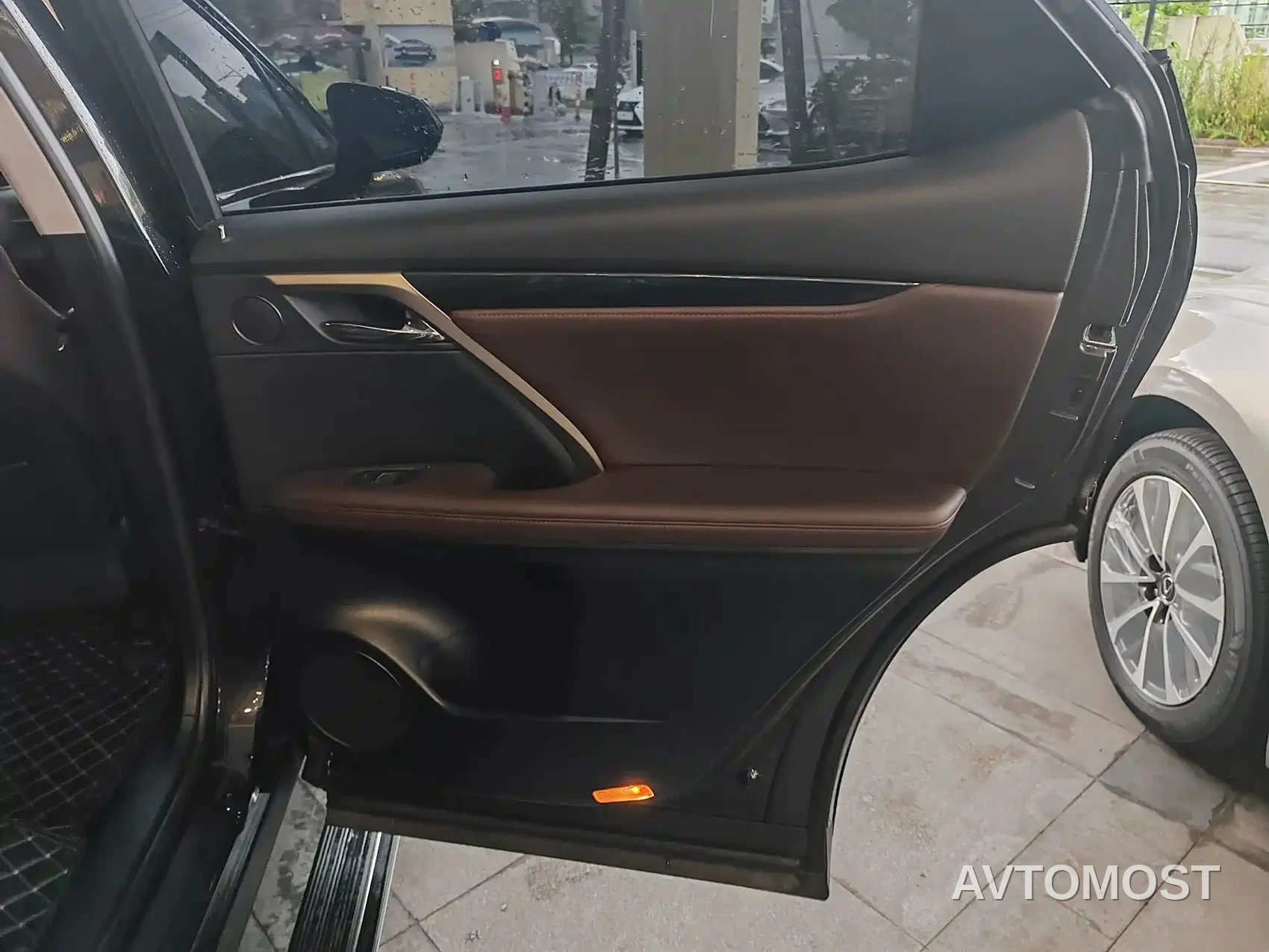 Lexus RX 2020 Facelift 450h AWD Elegance Edition — фото 13