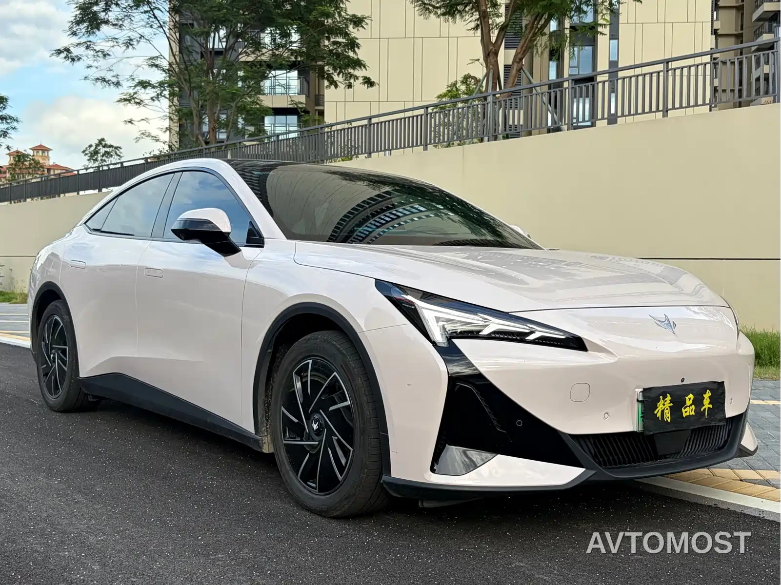 Arcfox Alpha S5 2025 Model 560PRO 185kW — фото 3