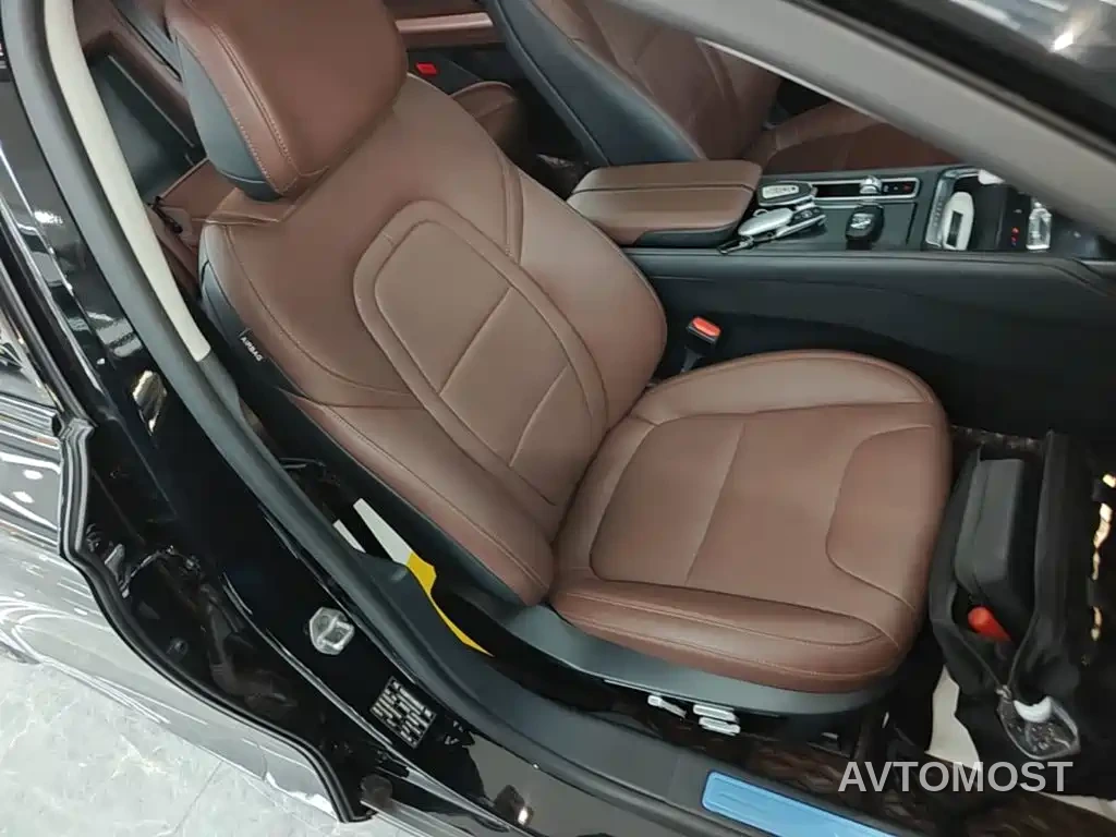 Lincoln Z 2024 2.0T 2WD Premium Hybrid — фото 19
