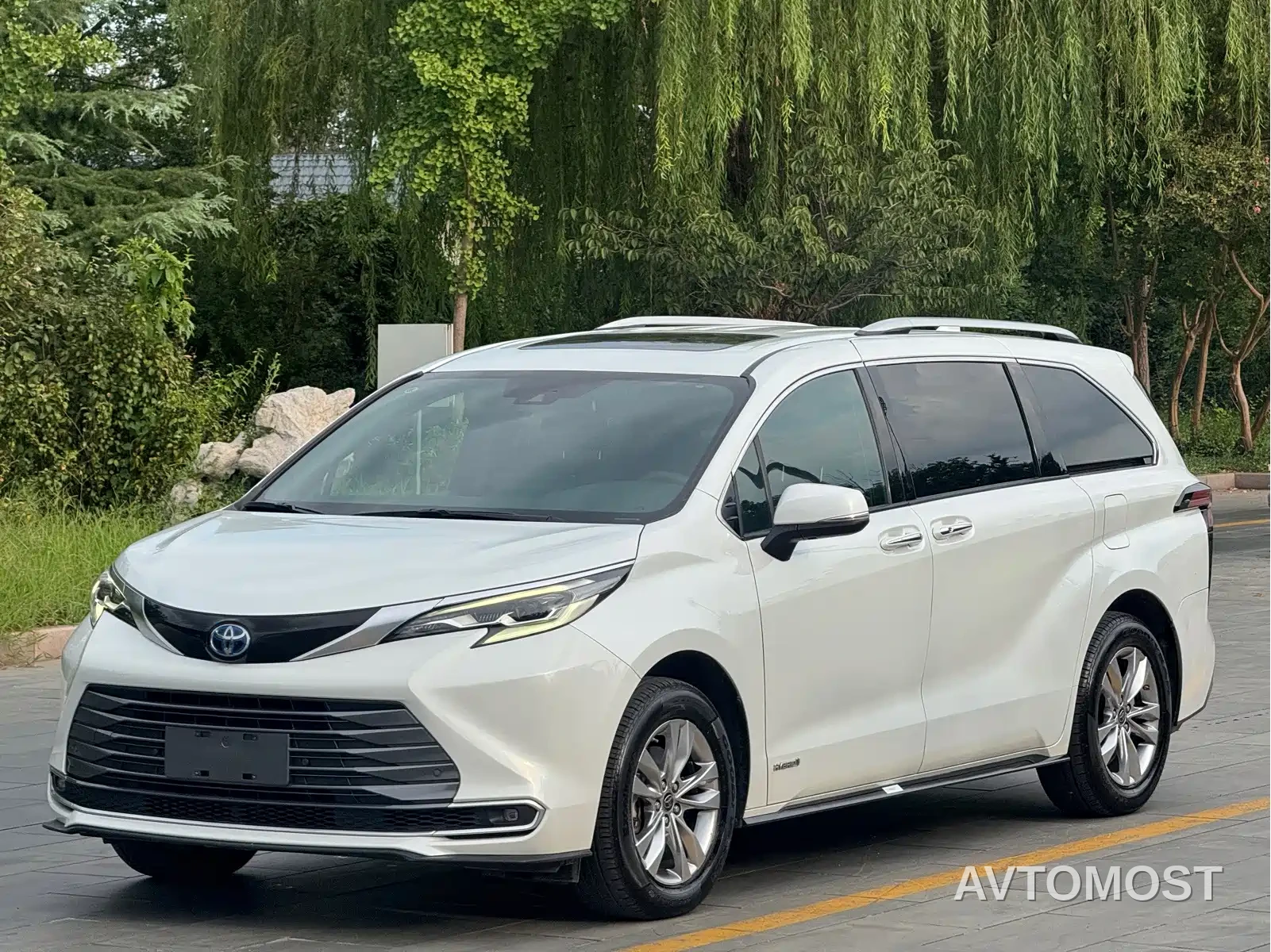 Toyota Sienna 2021 2.5L Hybrid Ultimate Edition — фото 1