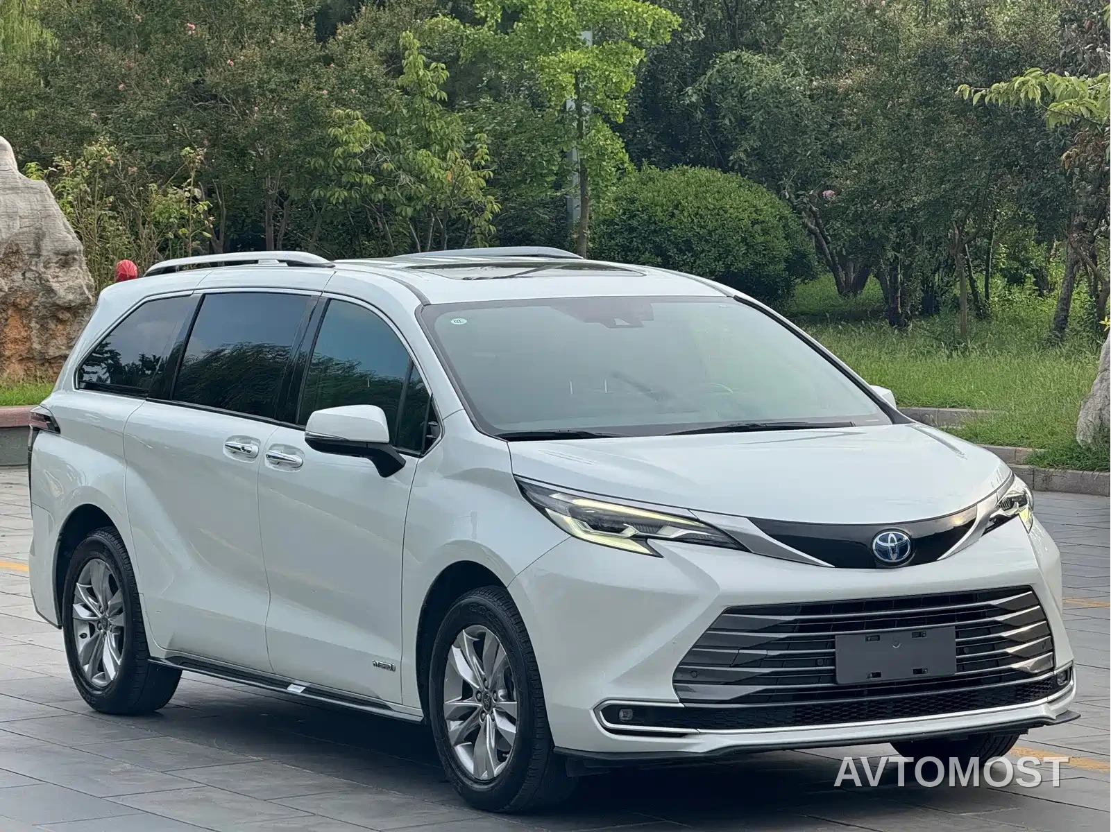 Toyota Sienna 2021 2.5L Hybrid Ultimate Edition — фото 3