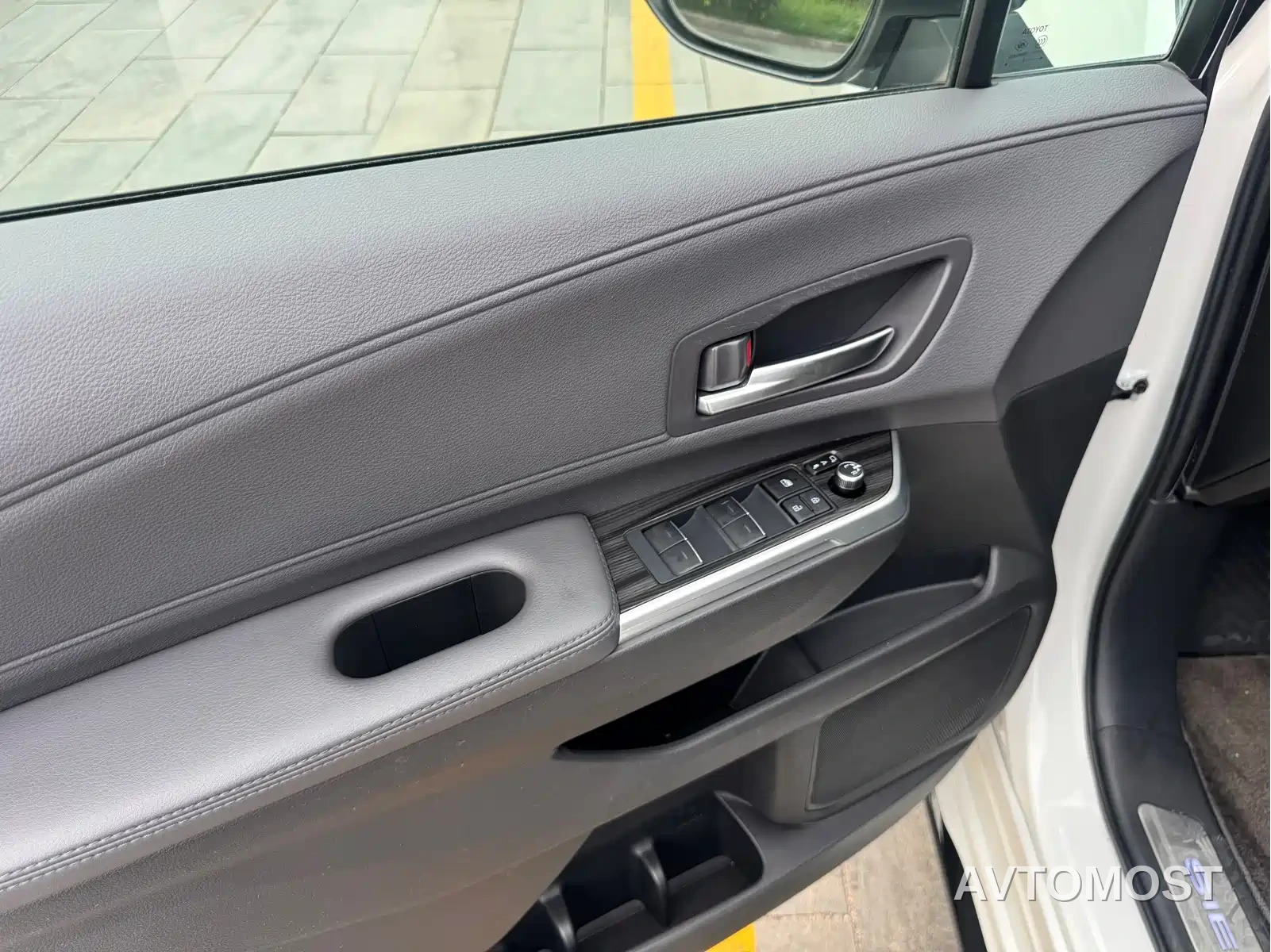 Toyota Sienna 2021 2.5L Hybrid Ultimate Edition — фото 9