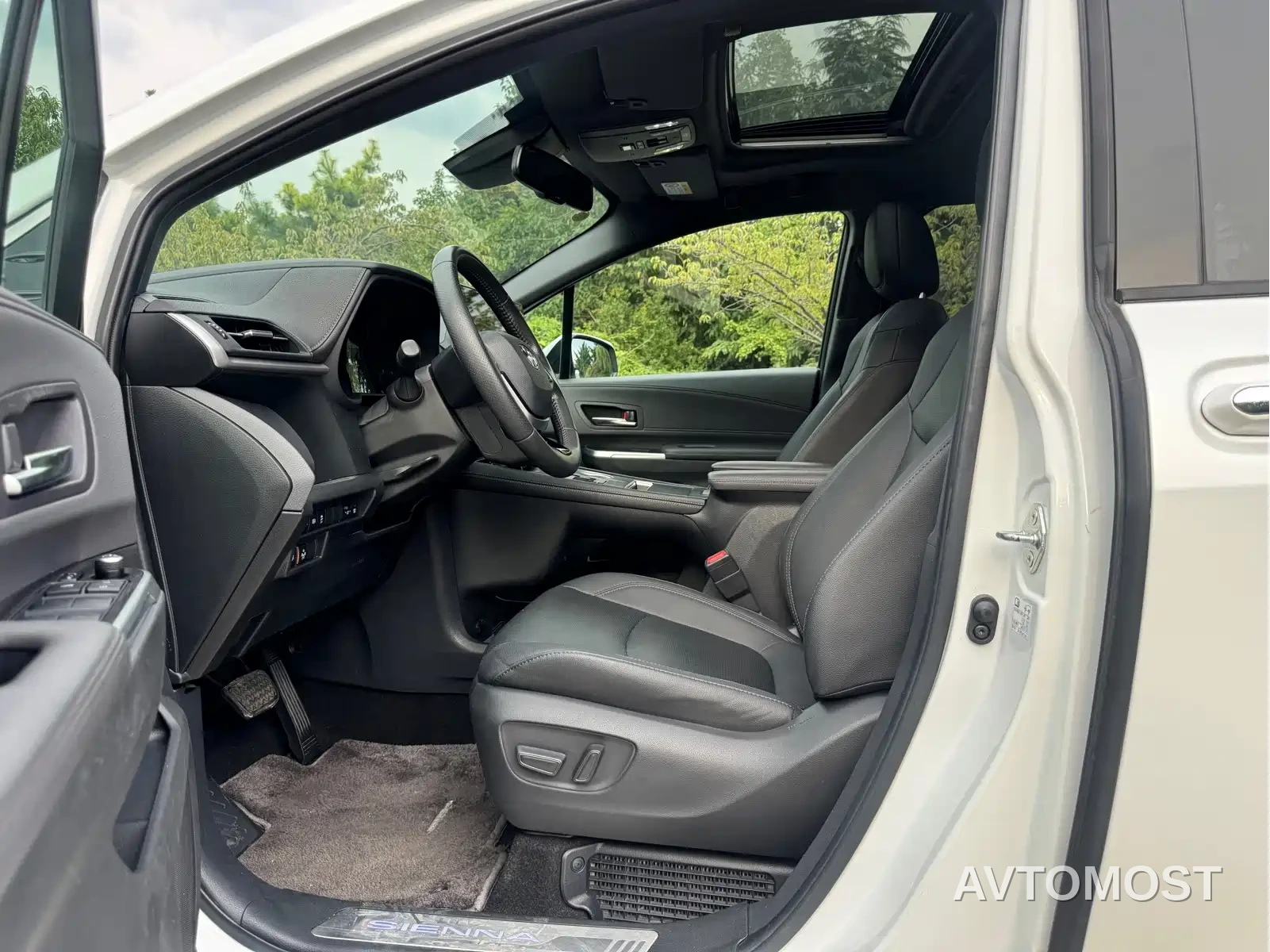 Toyota Sienna 2021 2.5L Hybrid Ultimate Edition — фото 11