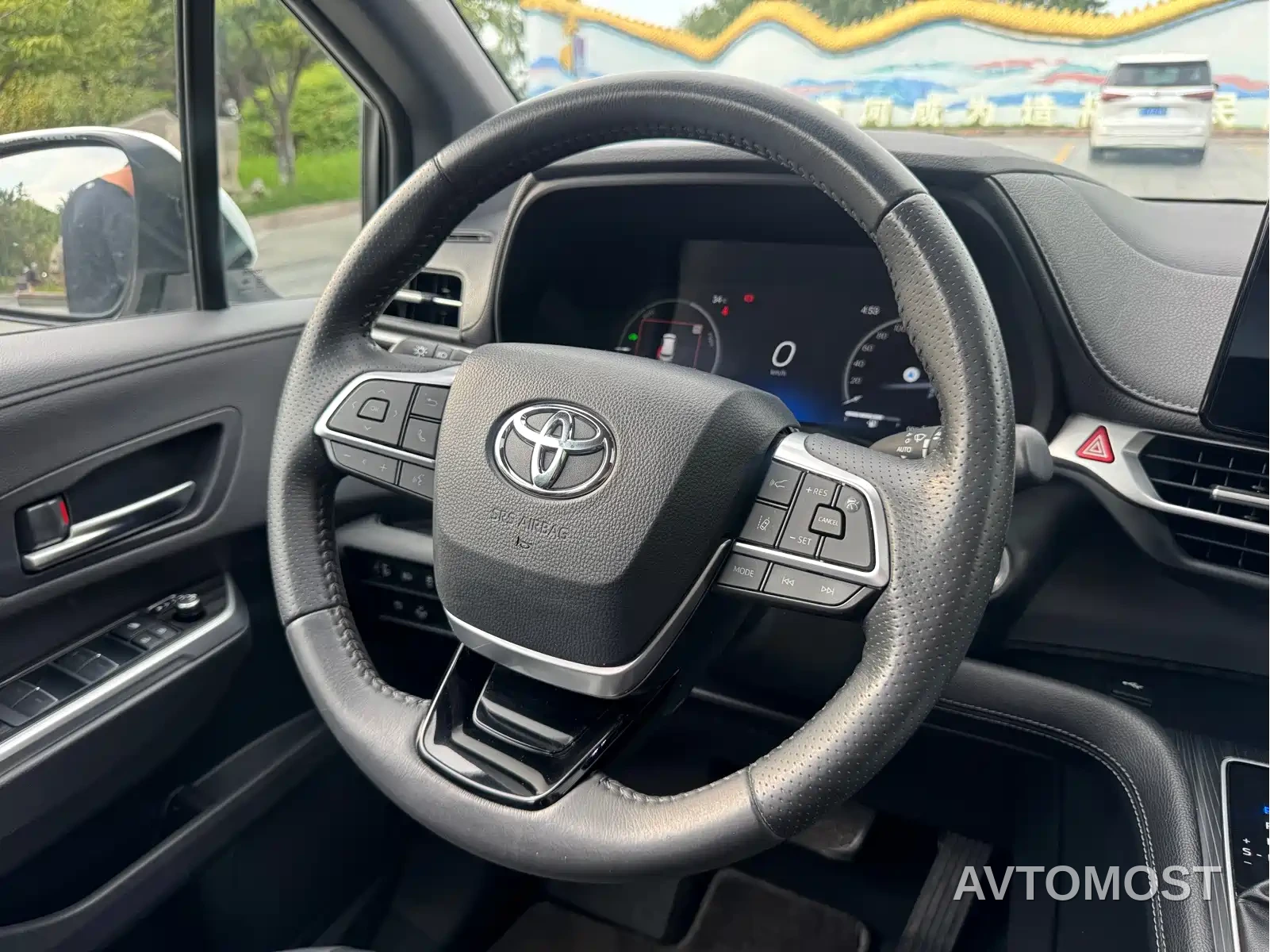 Toyota Sienna 2021 2.5L Hybrid Ultimate Edition — фото 17