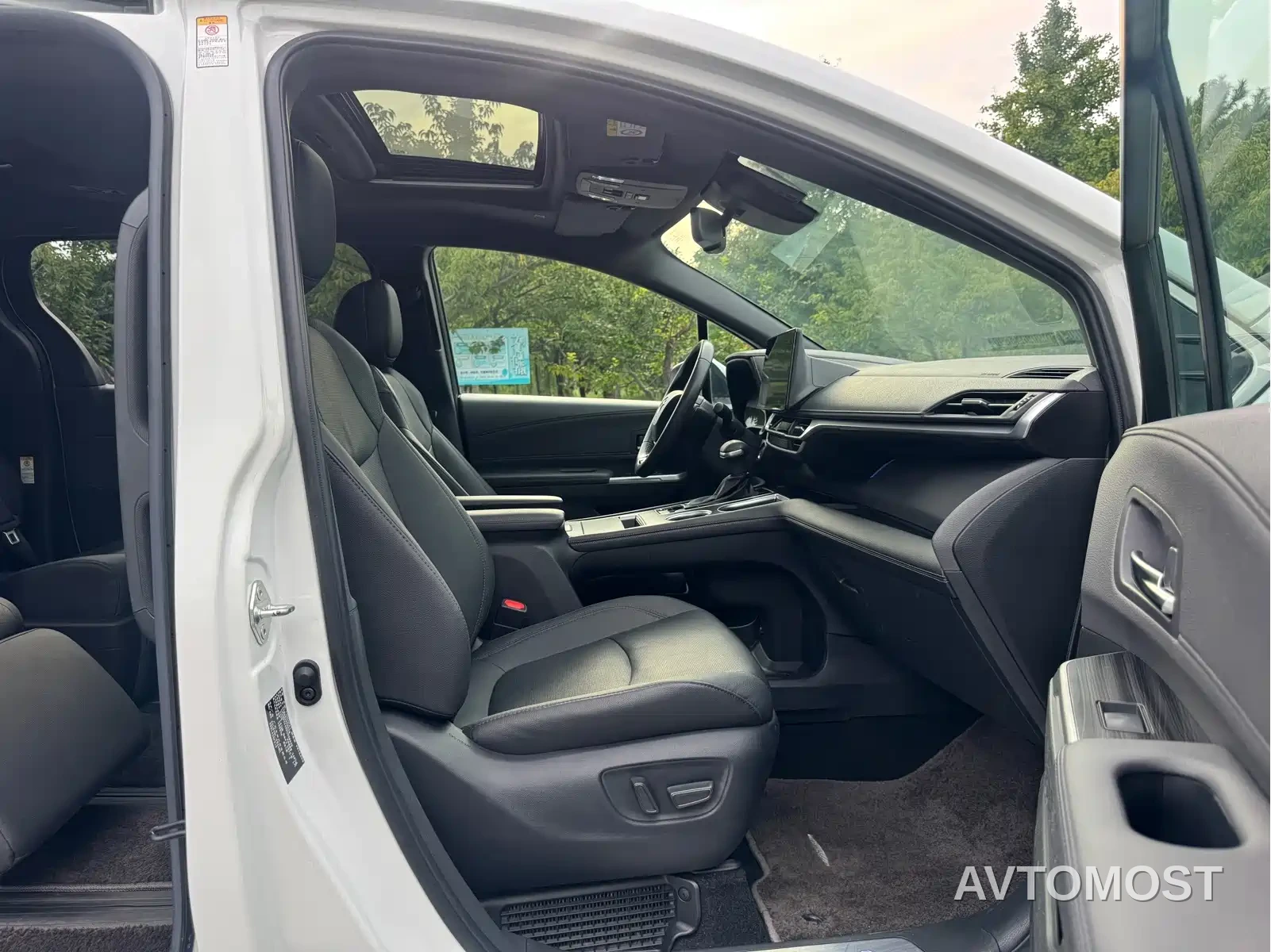 Toyota Sienna 2021 2.5L Hybrid Ultimate Edition — фото 22