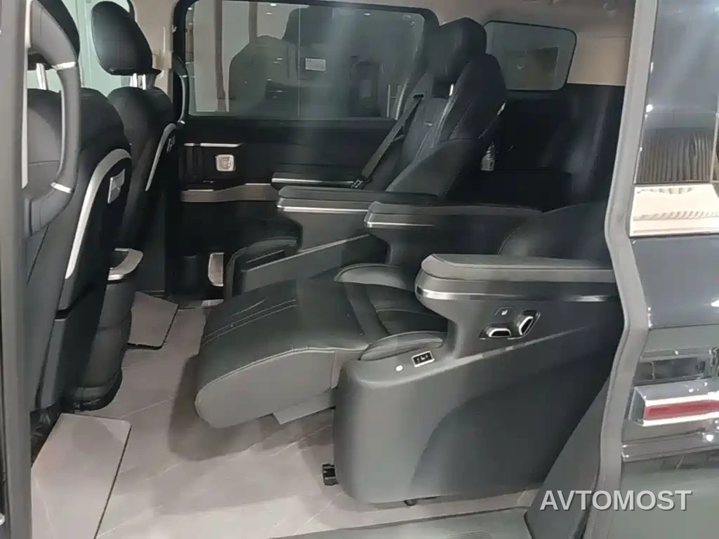 Hongqi HQ9 PHEV 2024 Model 2.0T AWD Business Edition — фото 17