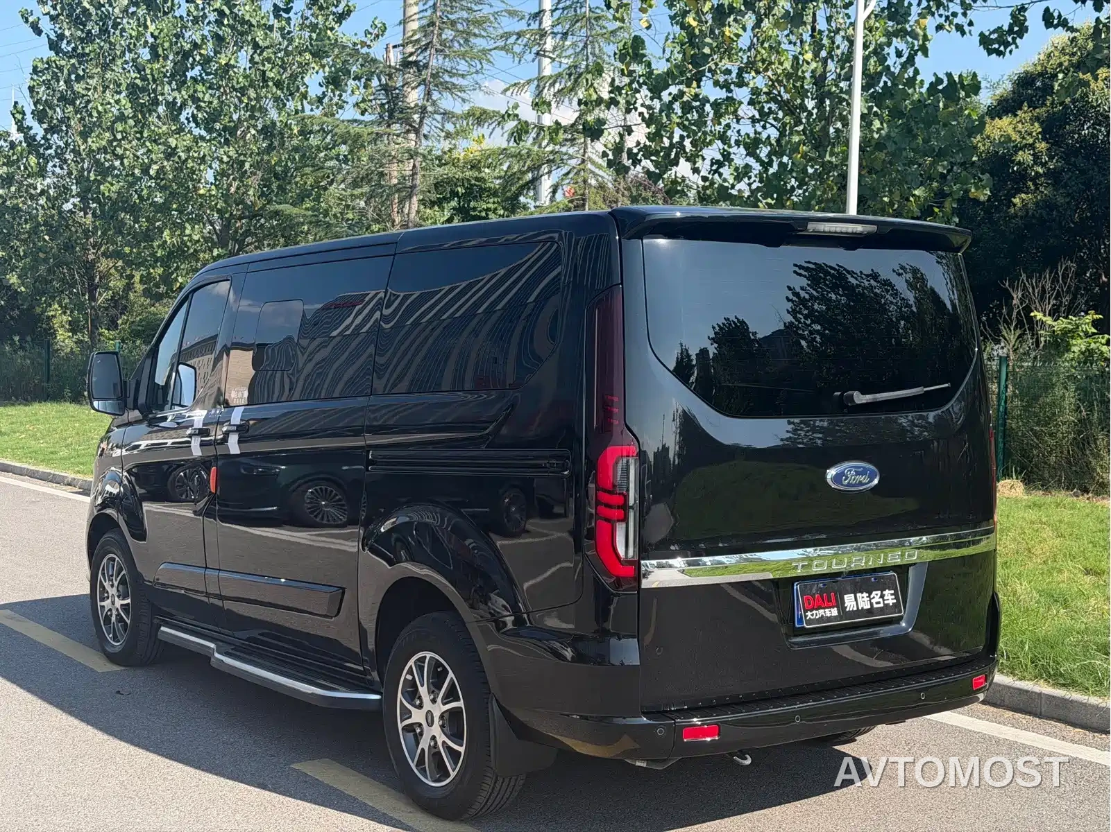 Ford Tourneo 2024 Model 2.0T Auto Supreme Plus Edition — фото 12