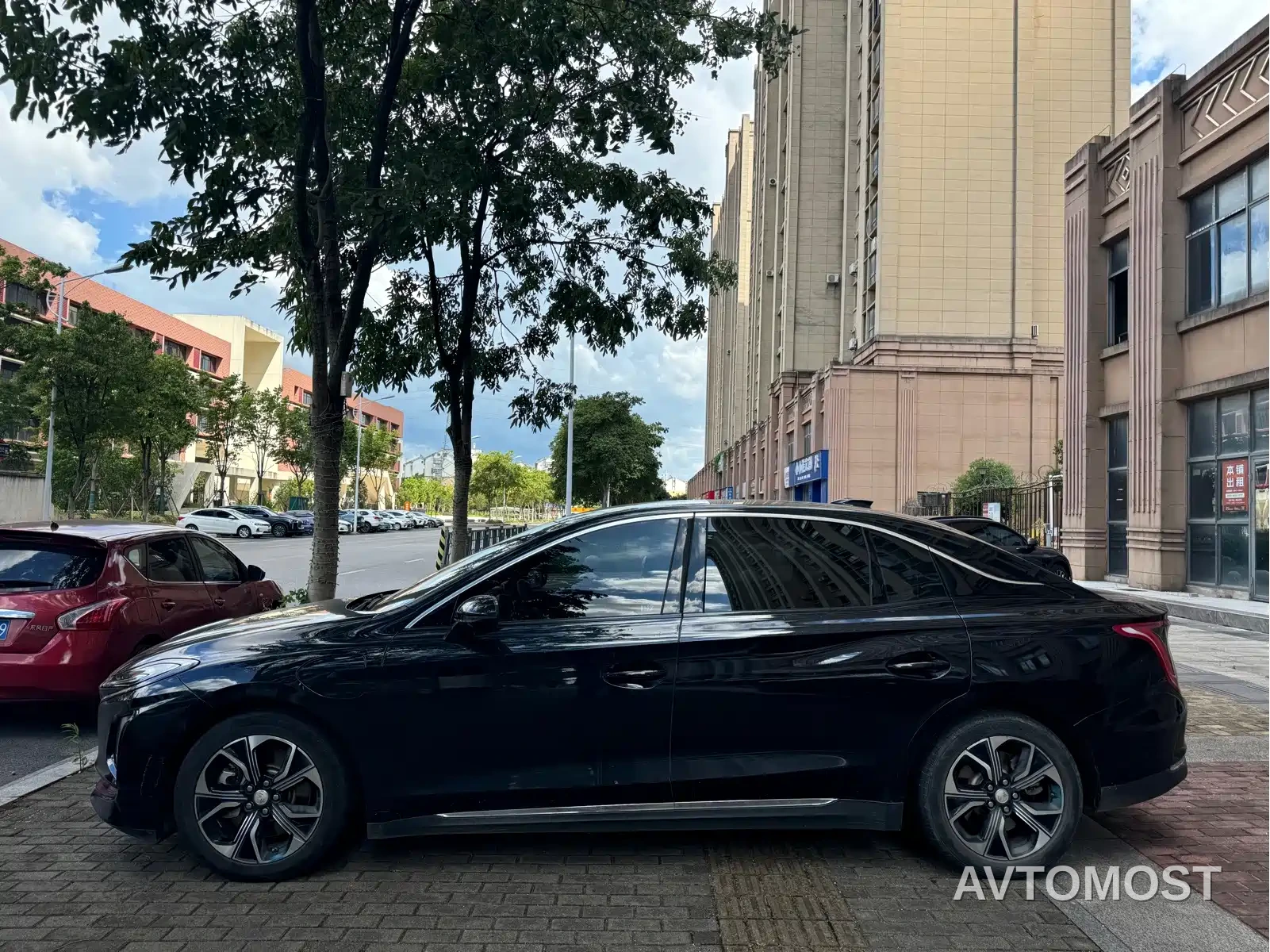 Hongqi E-QM5 2021 Charging T3 Edition 4-Seater — фото 3