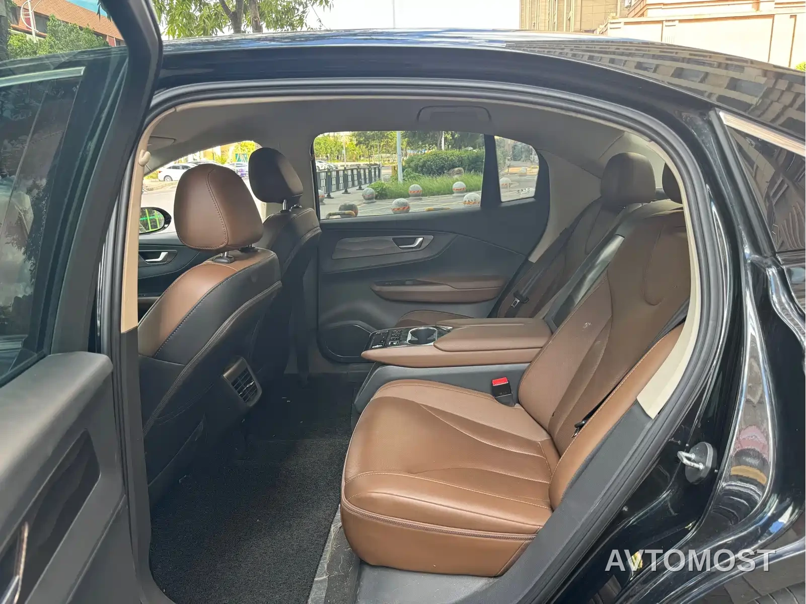 Hongqi E-QM5 2021 Charging T3 Edition 4-Seater — фото 7