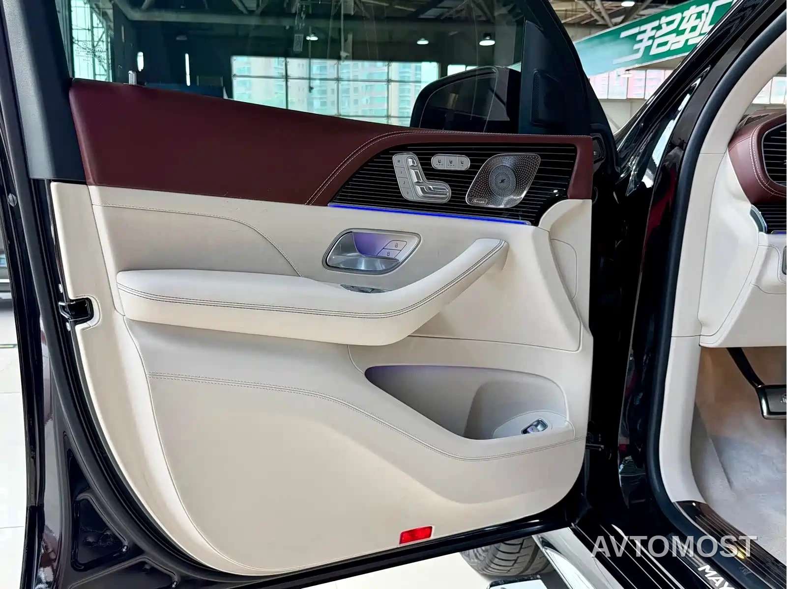 Mercedes-Benz Maybach GLS 2024 GLS 480 4MATIC — фото 9