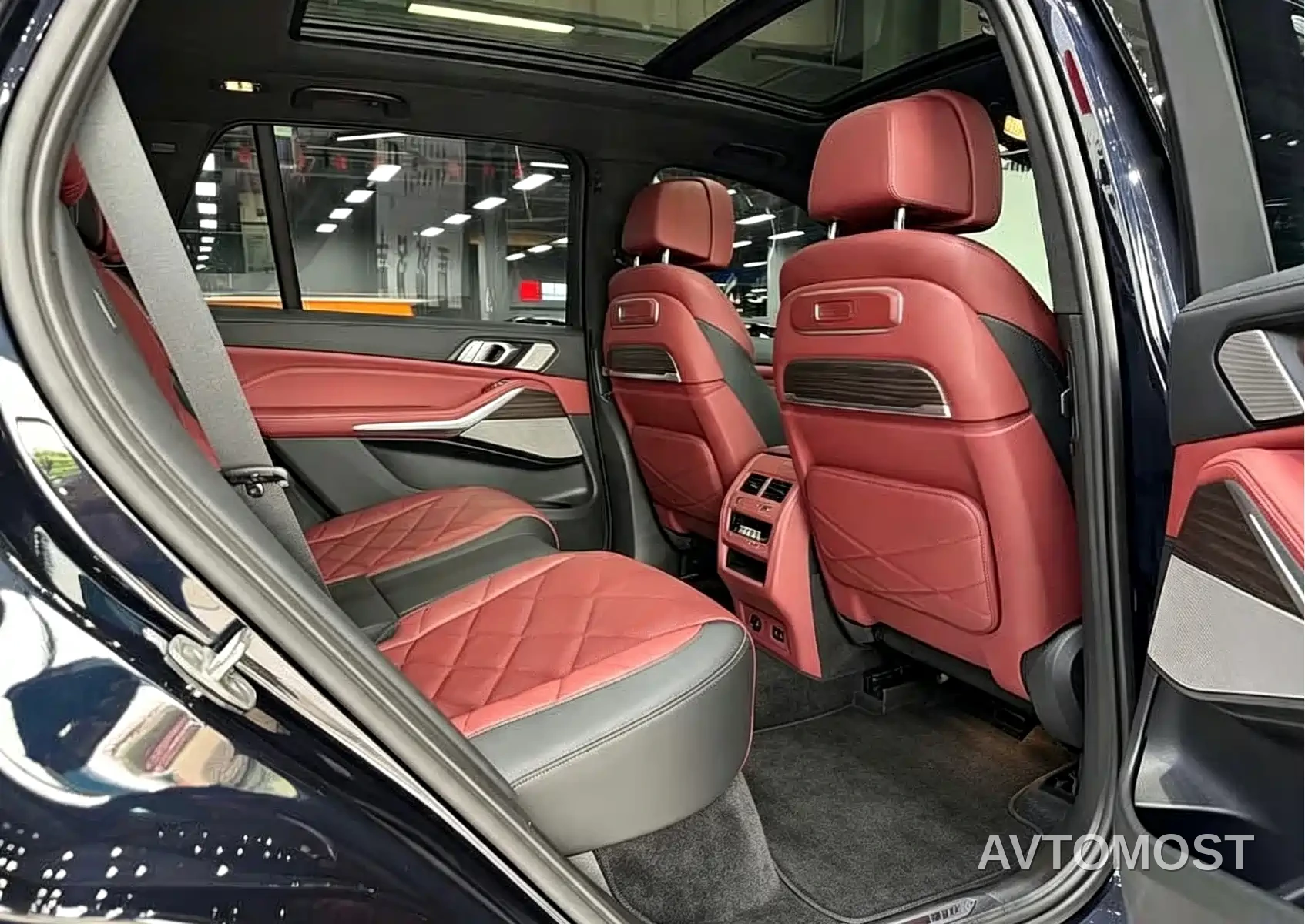 BMW X5 2023 xDrive 40Li M Sport Package — фото 8