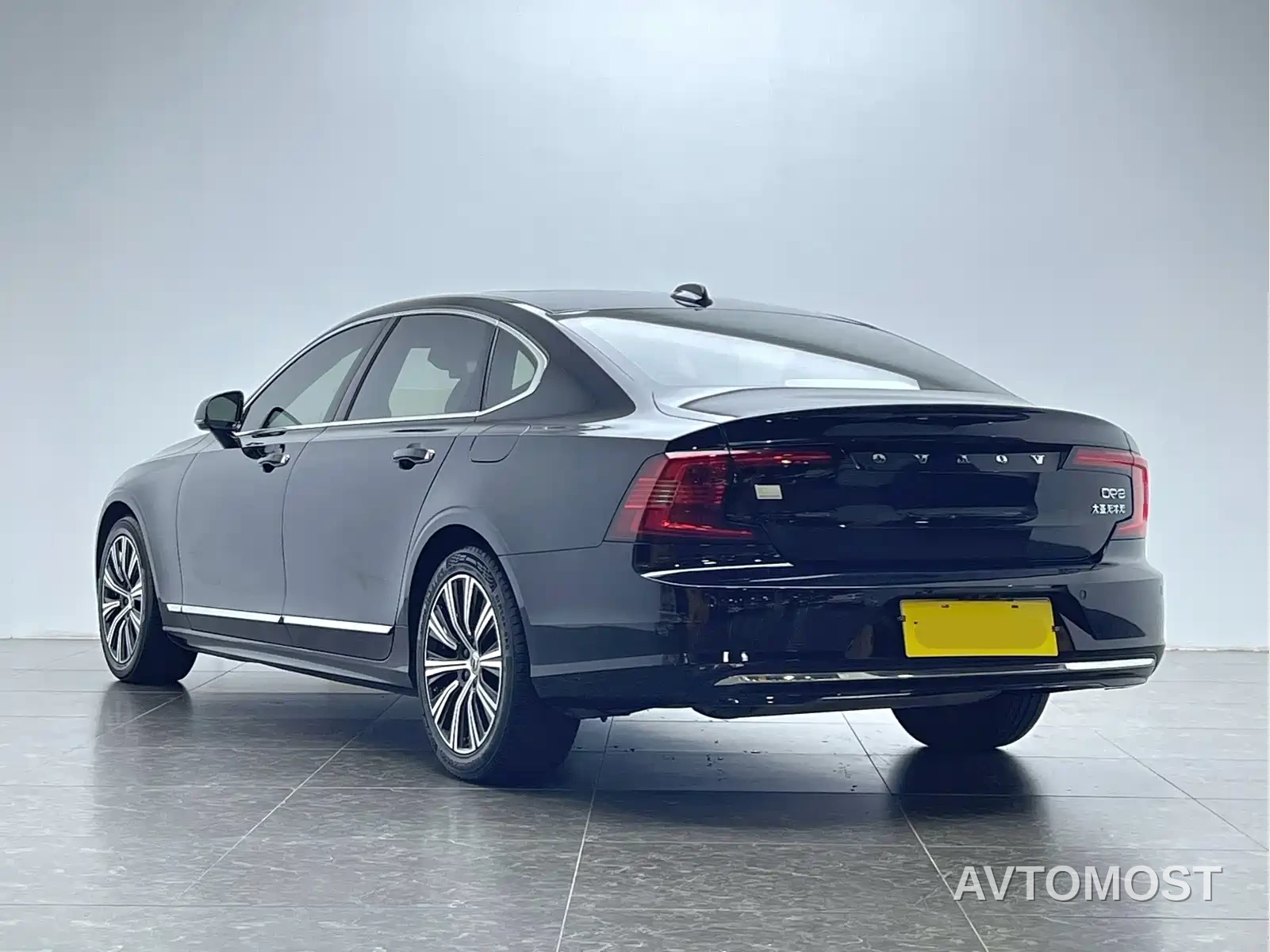 Volvo S90 Plug-in Hybrid 2022 T8 Recharge Plug-in Hybrid Momentum Luxury Edition — фото 6