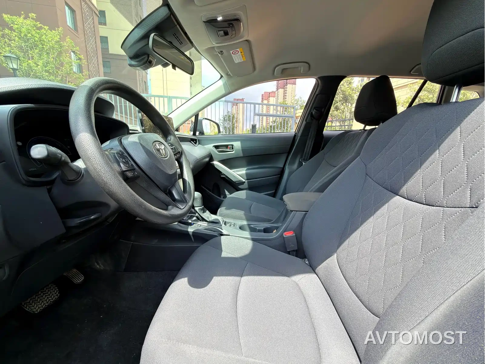 Toyota Corolla Cross 2023 Hybrid 2.0L Pioneer Edition — фото 4
