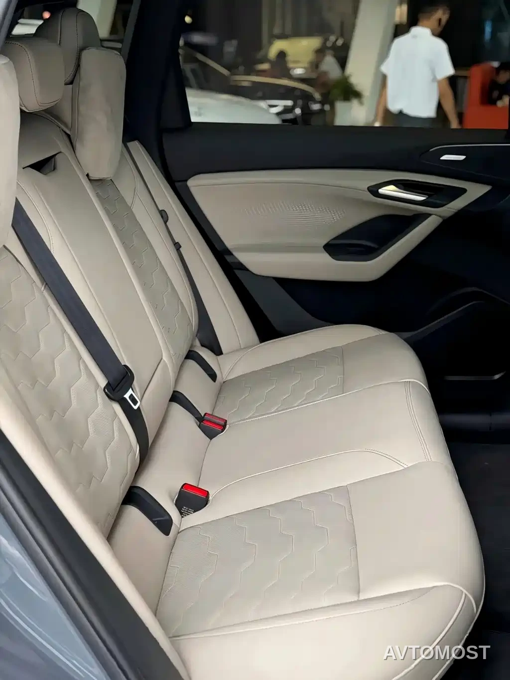 Audi Q6L e-tron 2025 Extended Range Edition — фото 8