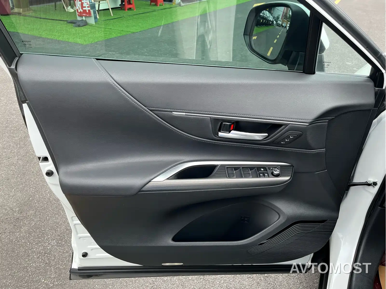 Toyota Lingfang HARRIER 2022 Hybrid 2.5L CVT 4WD Premium Edition — фото 8